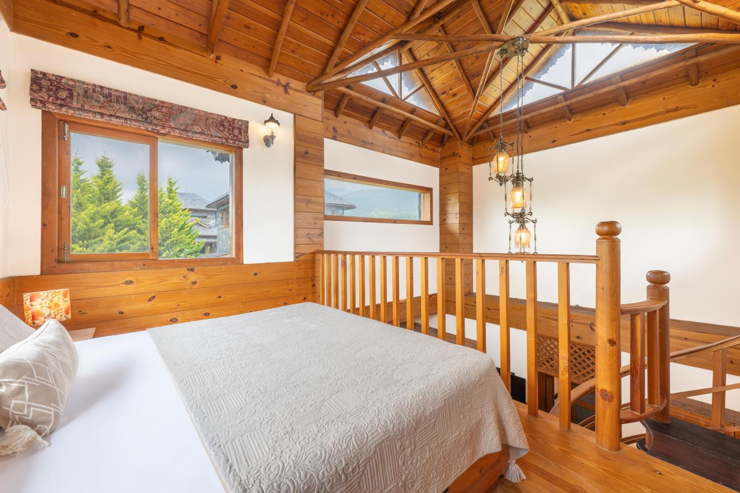 Superior Quadruple Room - Photo 2