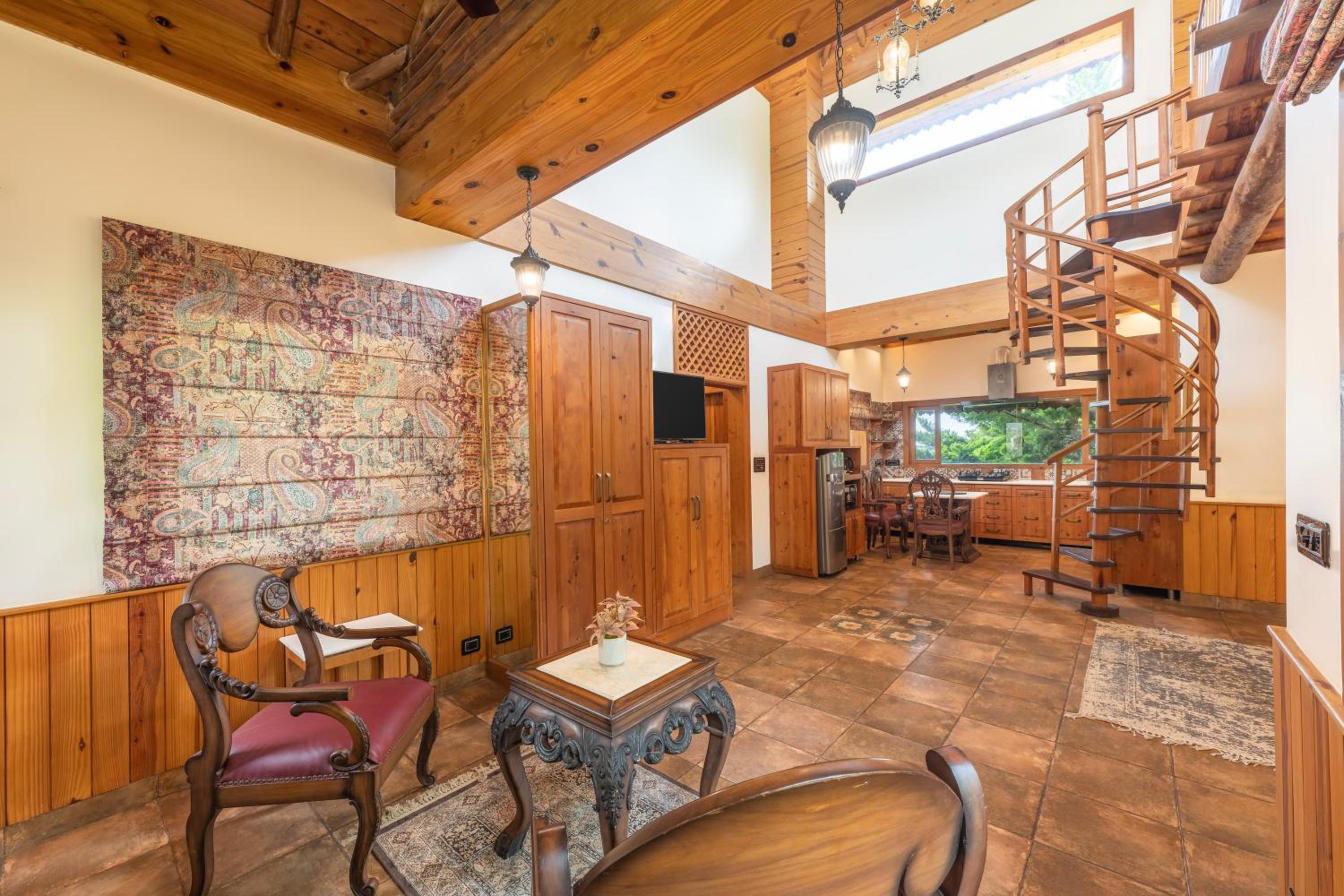 Superior Quadruple Room - Photo 1