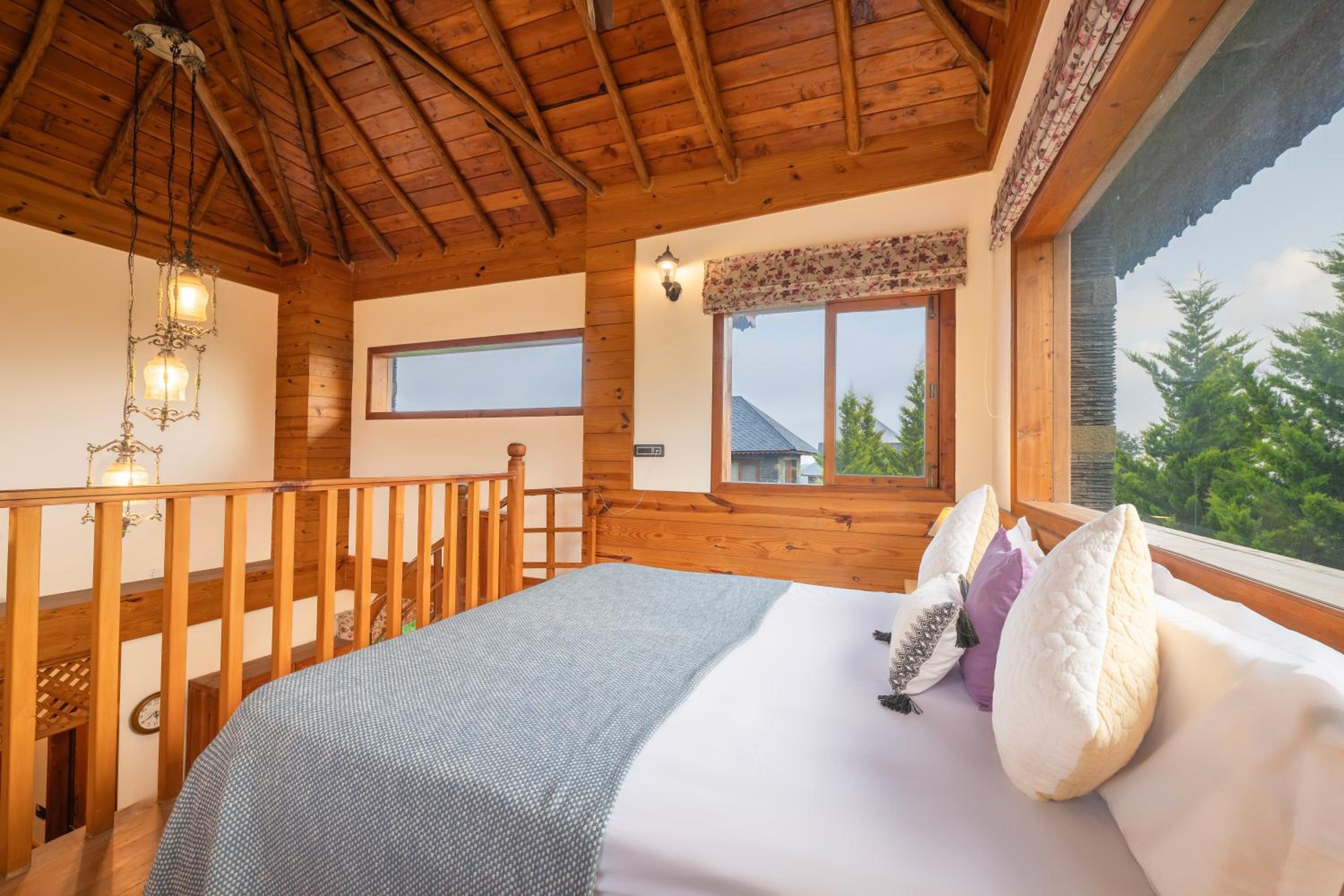 Superior Quadruple Room - Photo 11