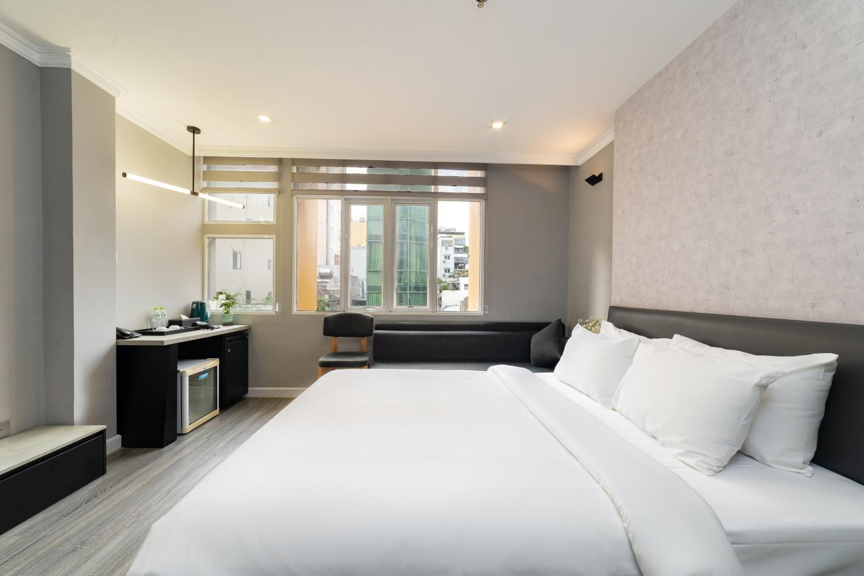 Deluxe King Room