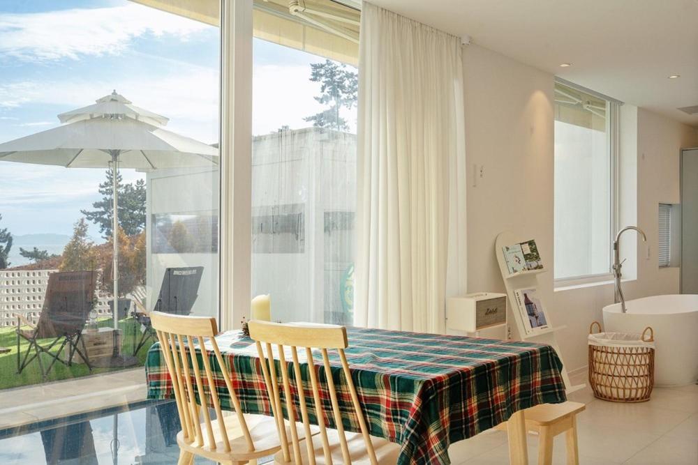 Villa with Sea View photo 2