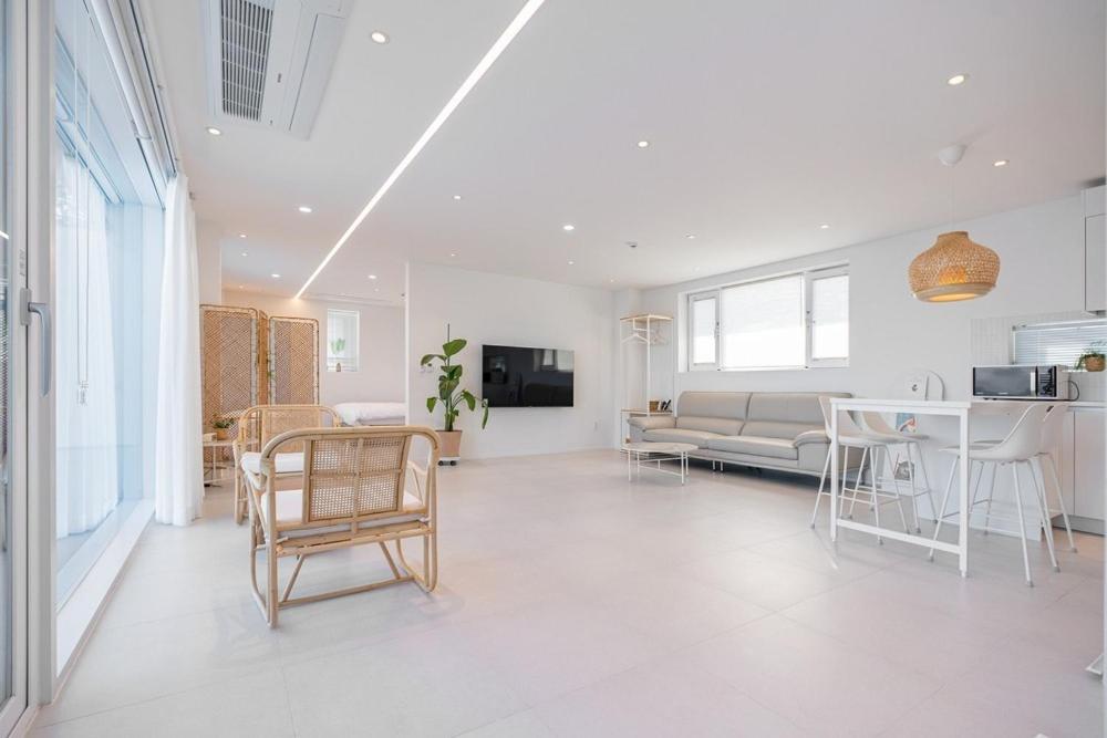 Villa with Sea View - Photo 1