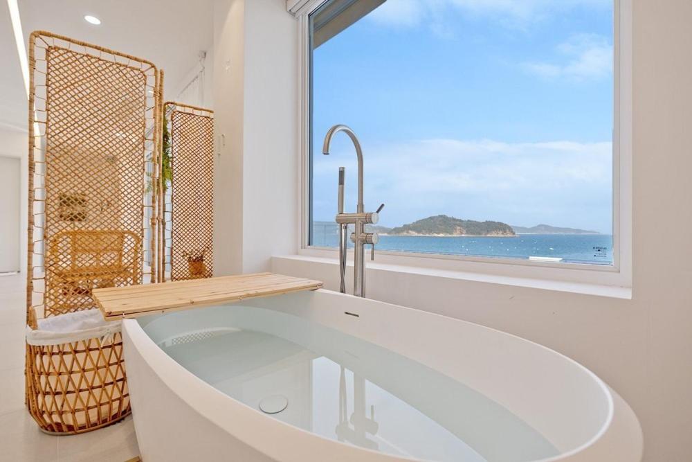 Villa with Sea View - Photo 10