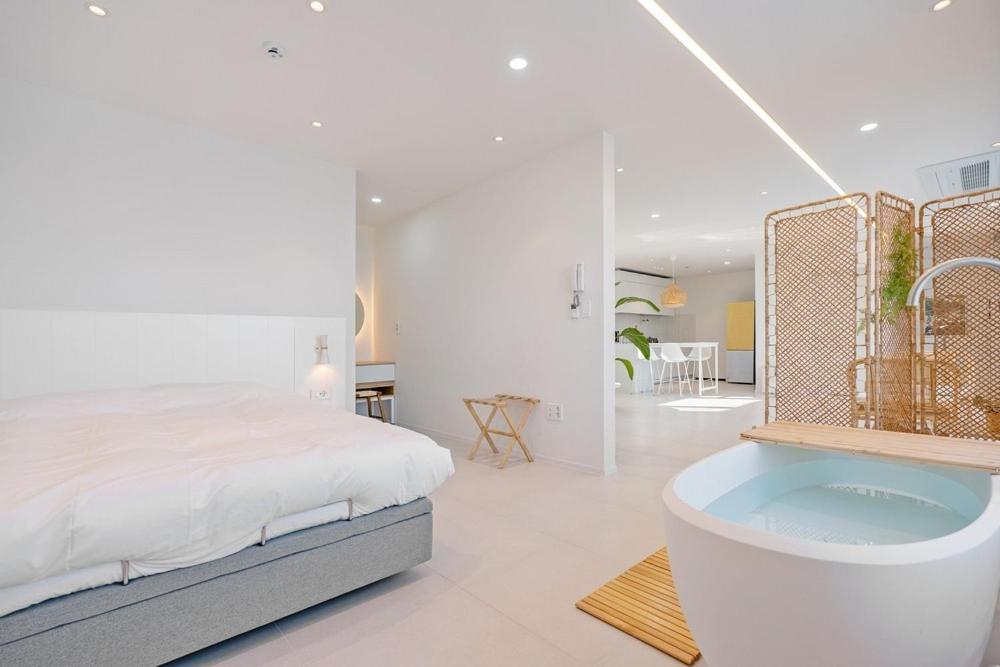Villa with Sea View - Photo 11