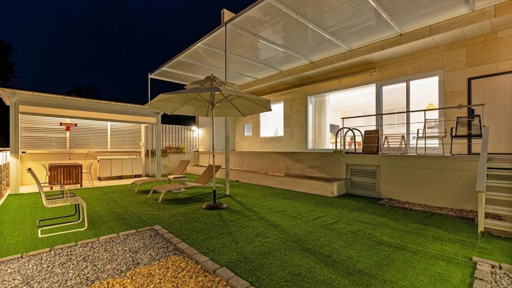 Villa with Sea View - Photo 13