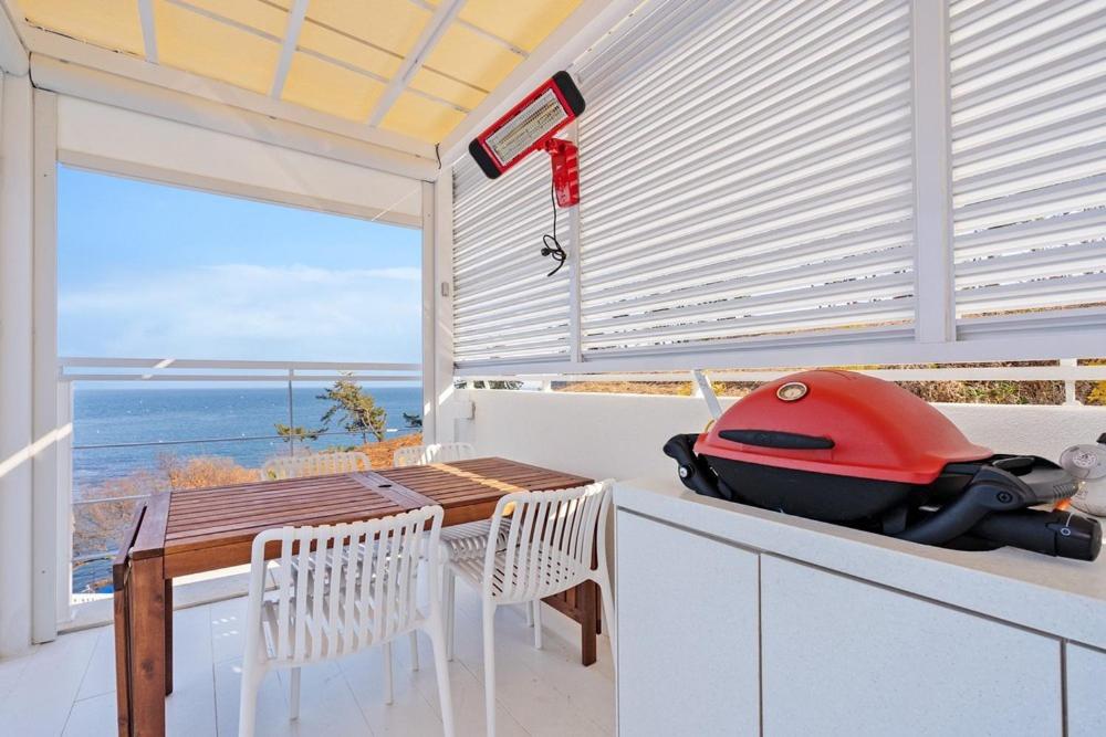 Villa with Sea View - Photo 15