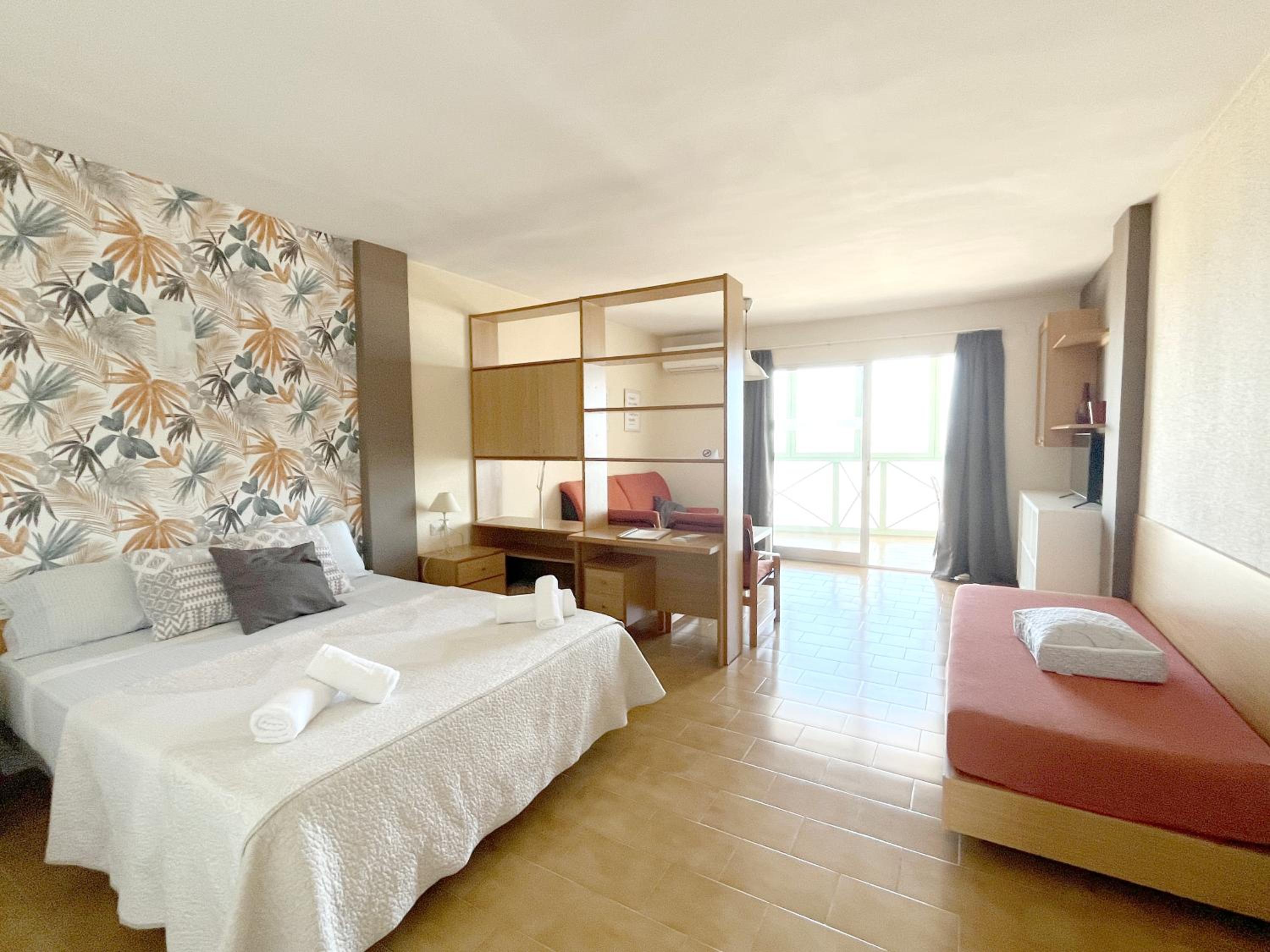 Estudio con terraza