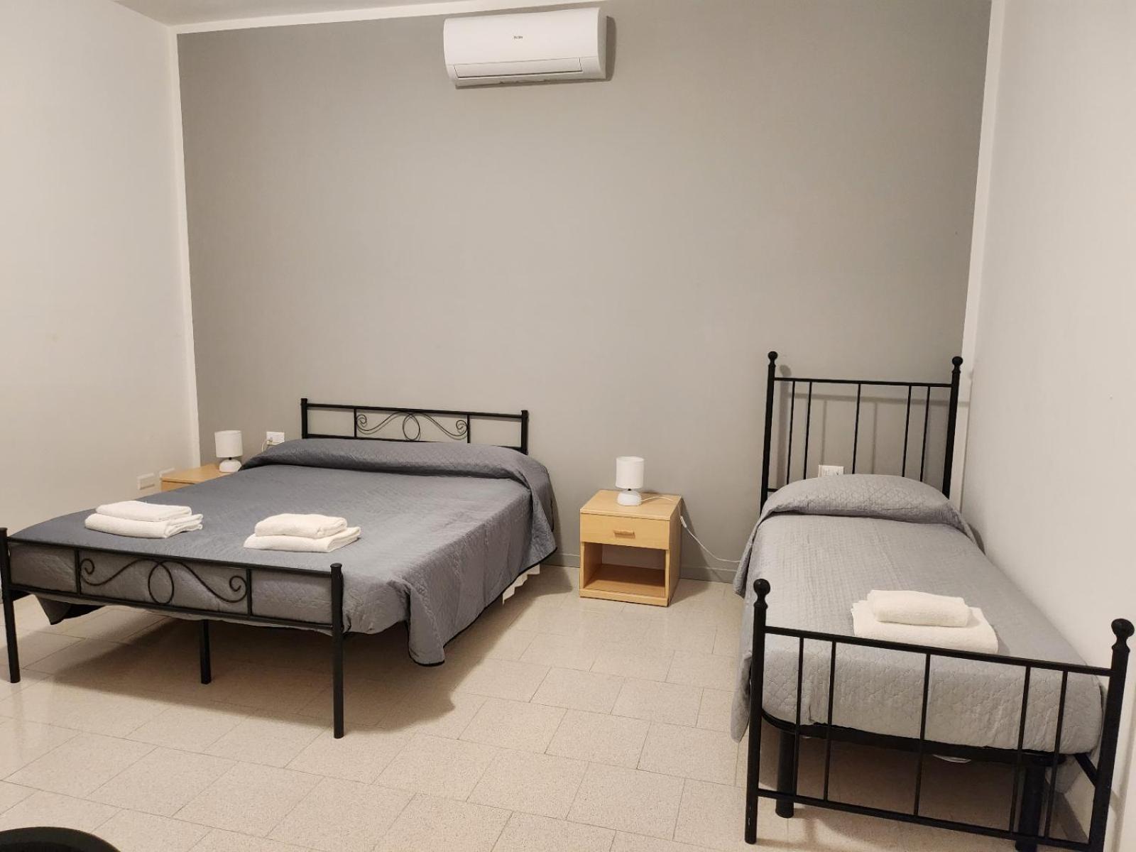 Large Double Room photo 3
