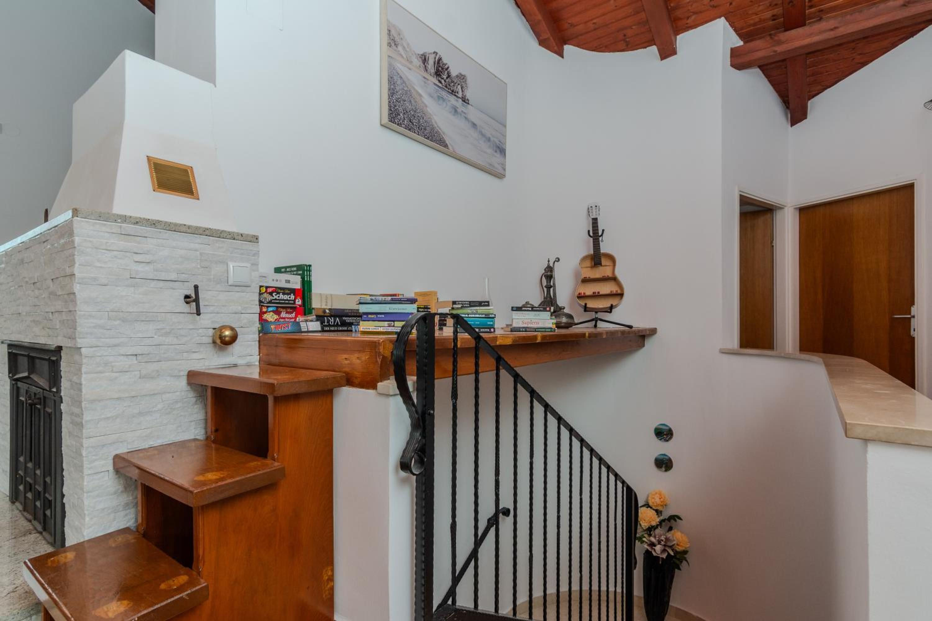 Three-Bedroom House photo 2