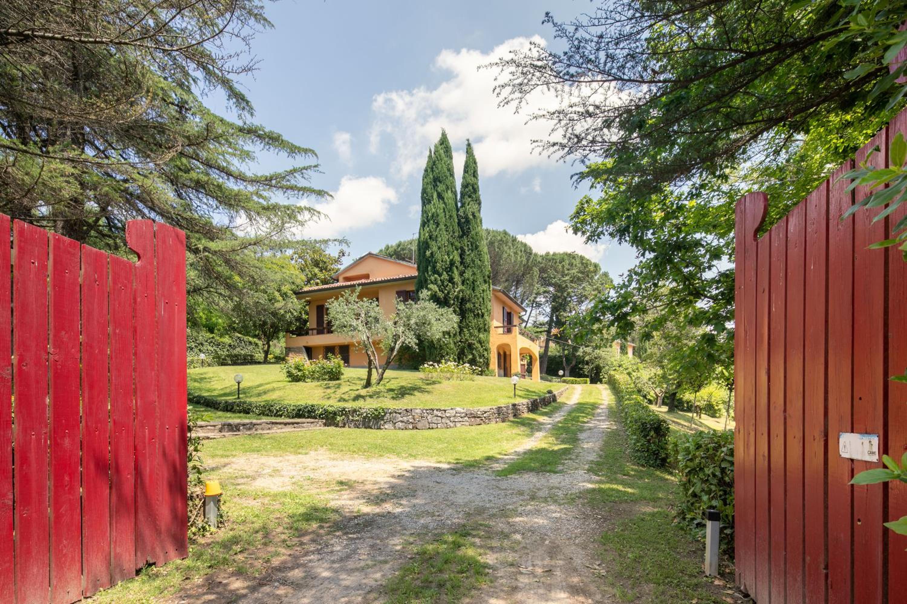 Villa photo 3