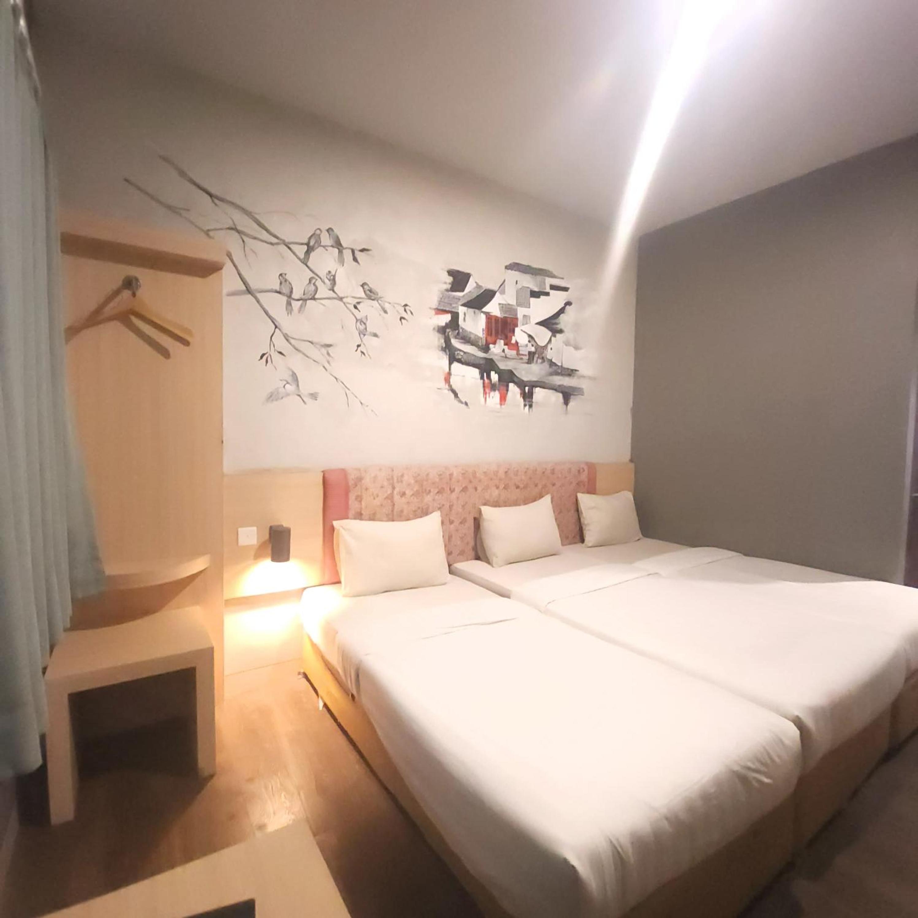 Deluxe Triple Room - Photo 1