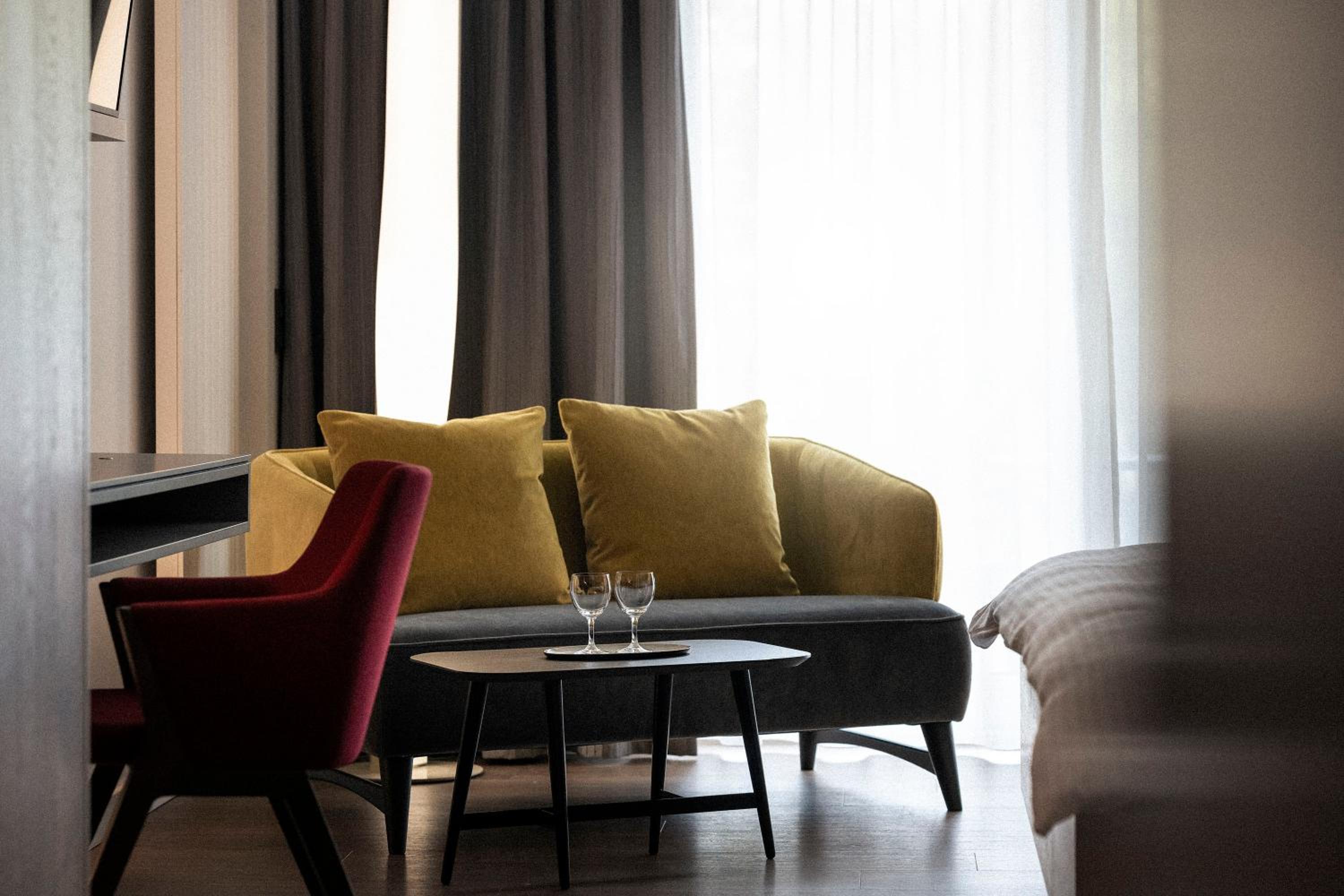 Deluxe Double Room - Photo 9