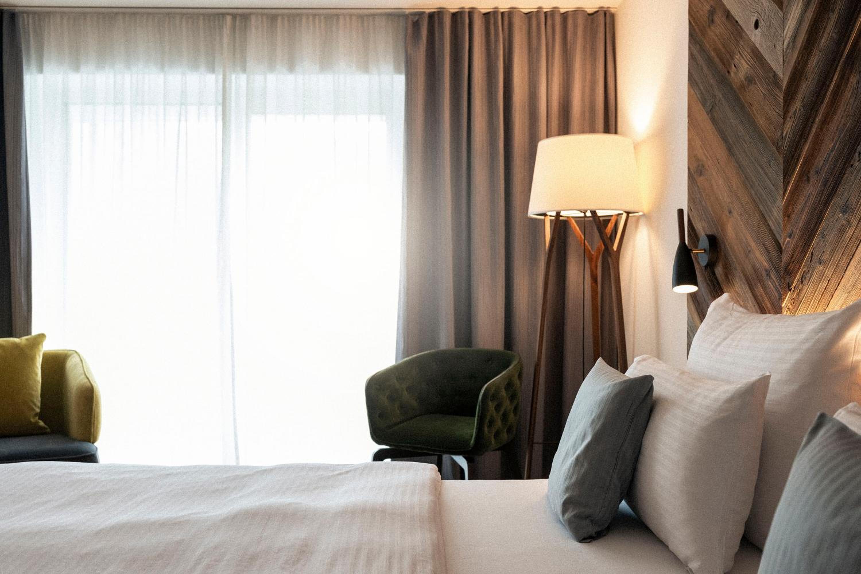 Deluxe Double Room - Photo 16