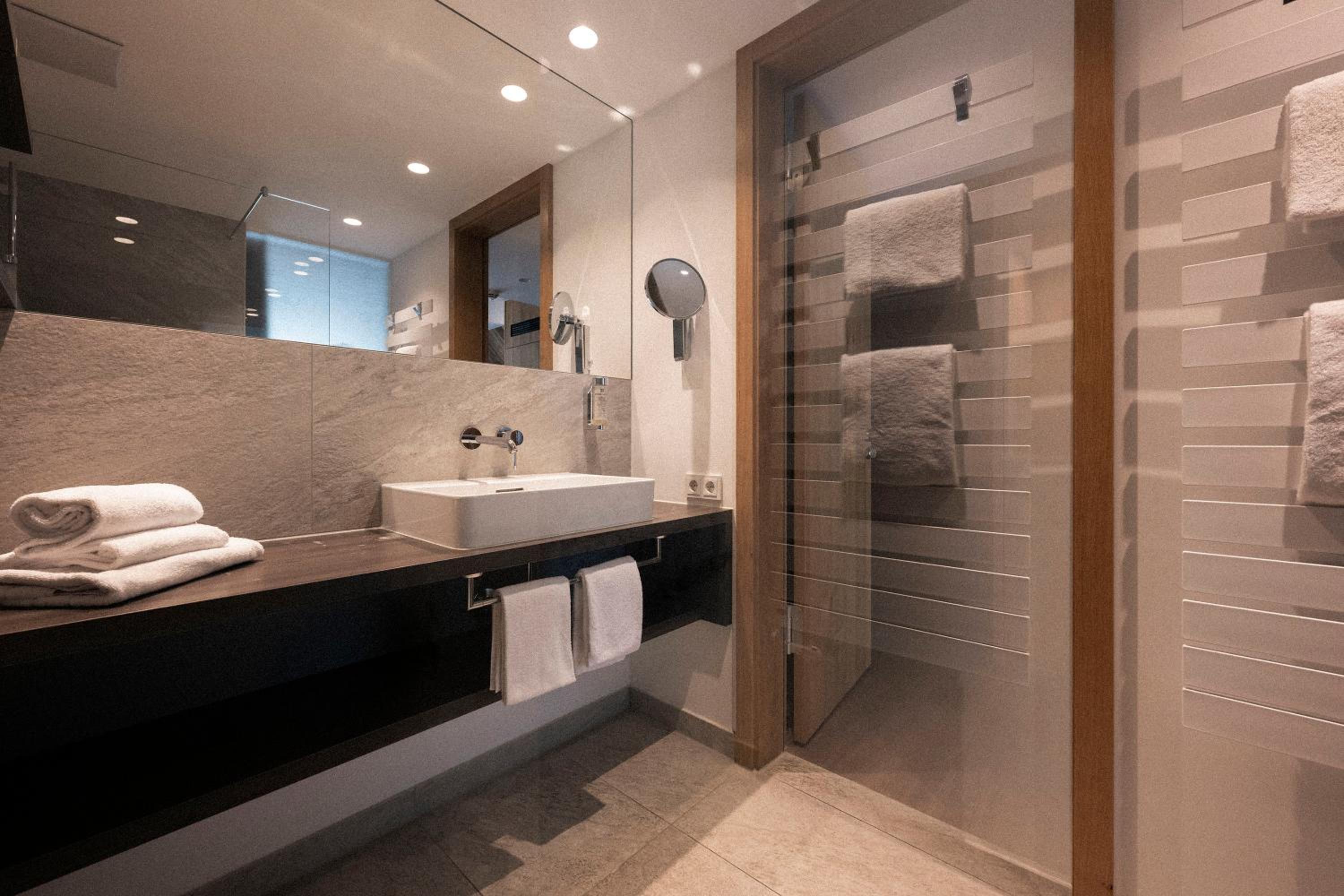 Deluxe Double Room - Photo 7