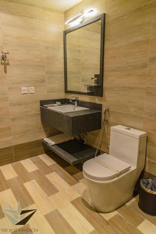 Deluxe King Room photo 2