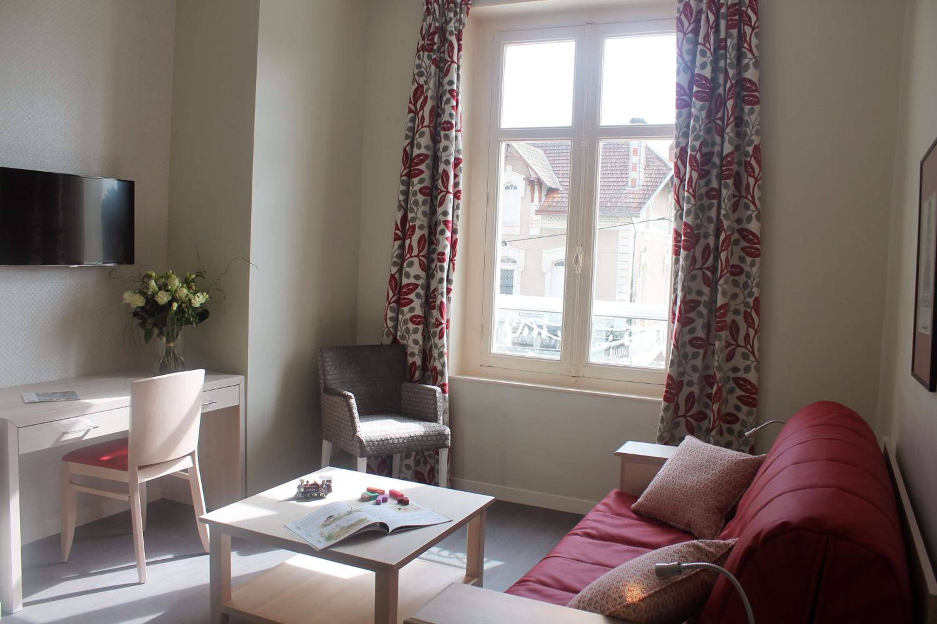 Deluxe Apartment