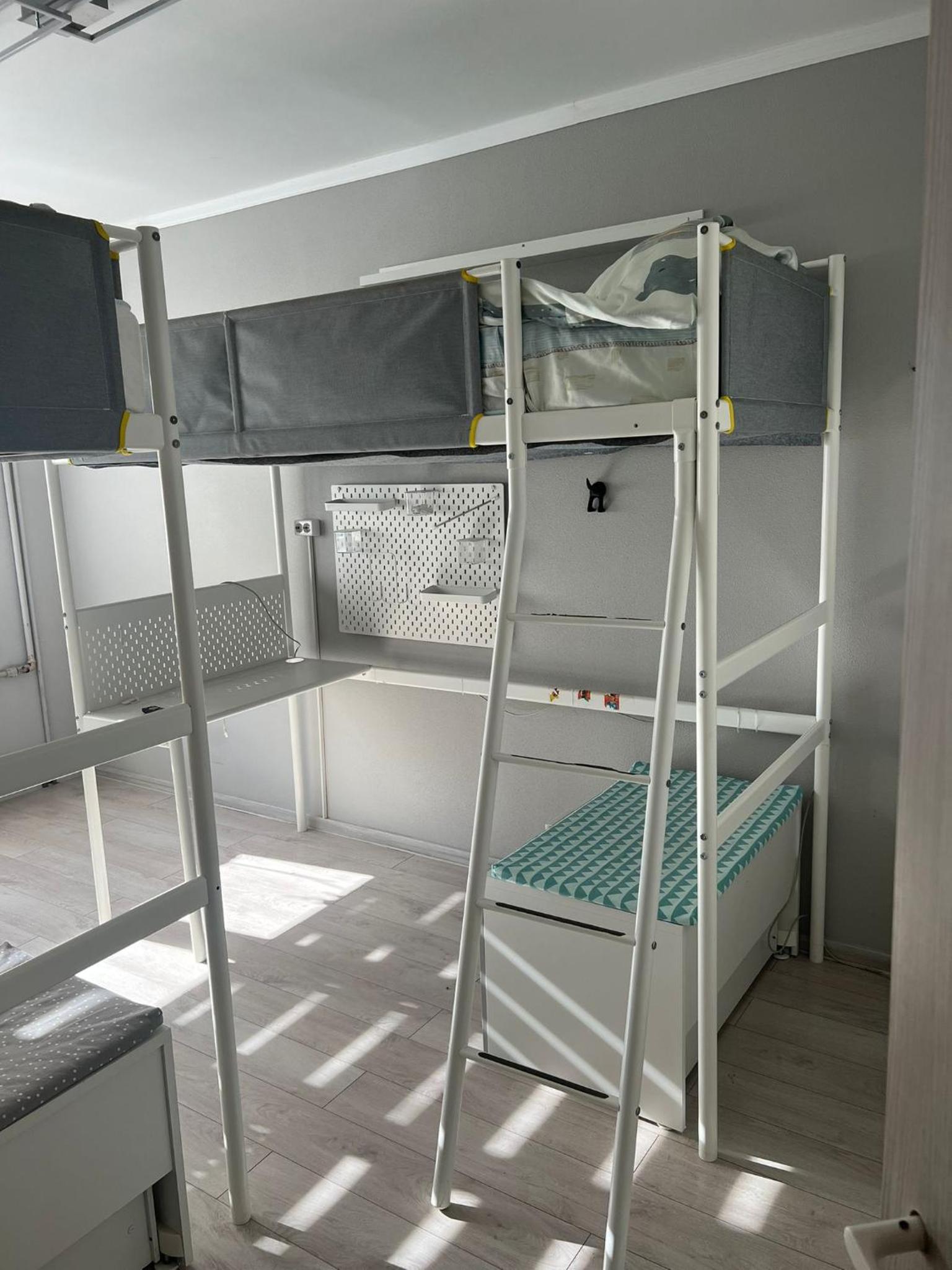Three-Bedroom Apartment photo 2