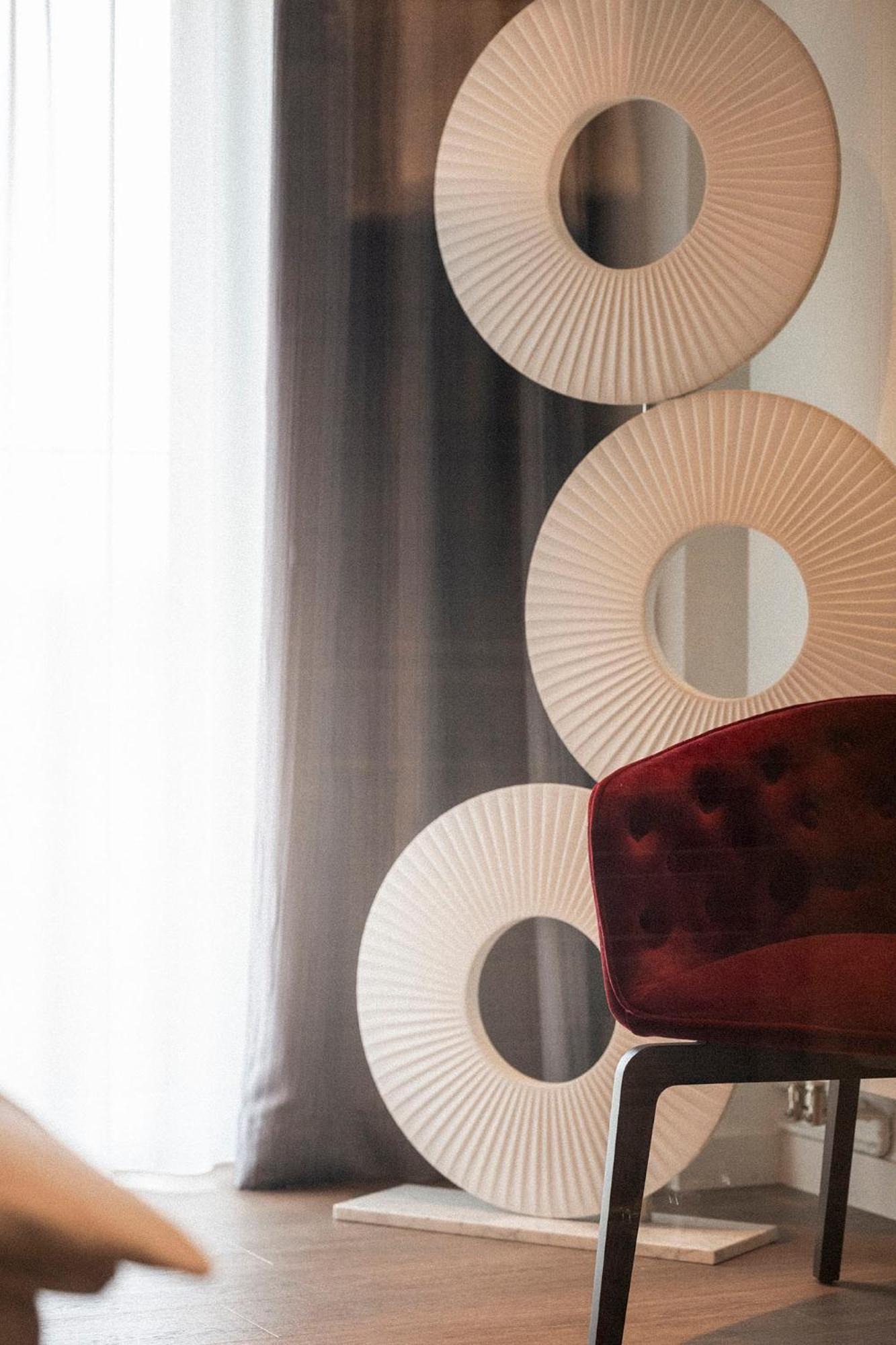 Superior Suite - Photo 17