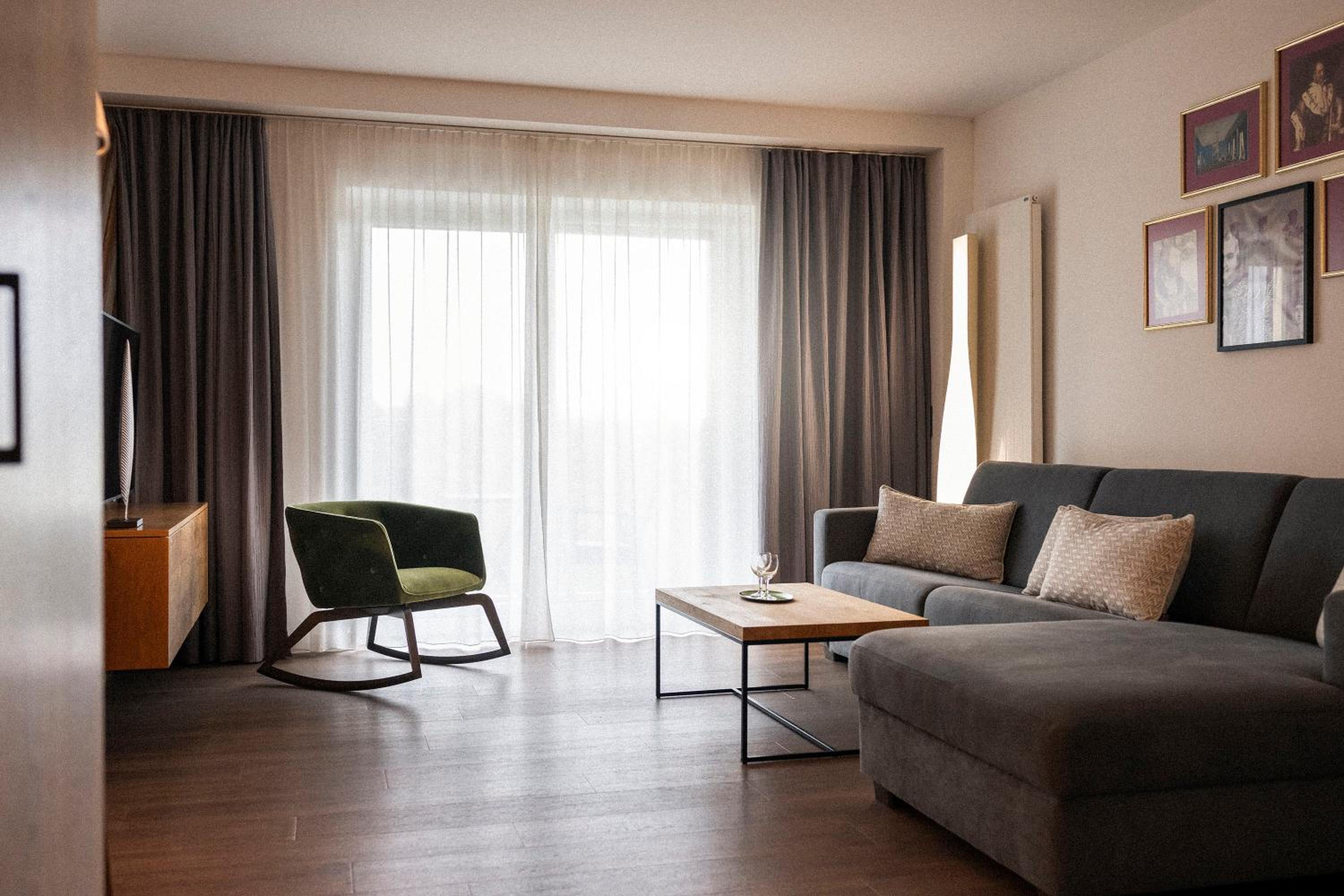 Superior Suite - Photo 6