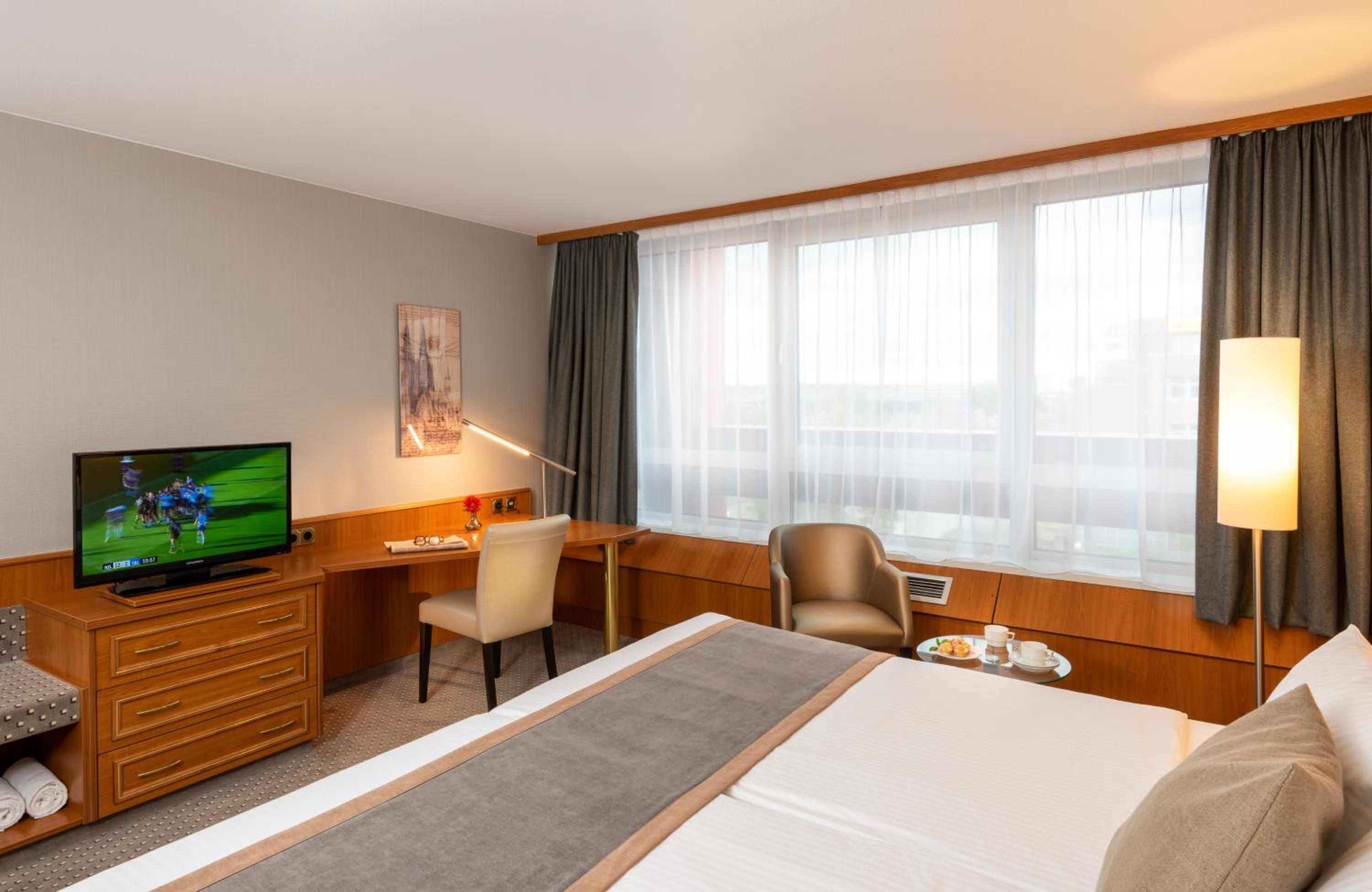 Comfort Double or Twin Room thumbnail 5