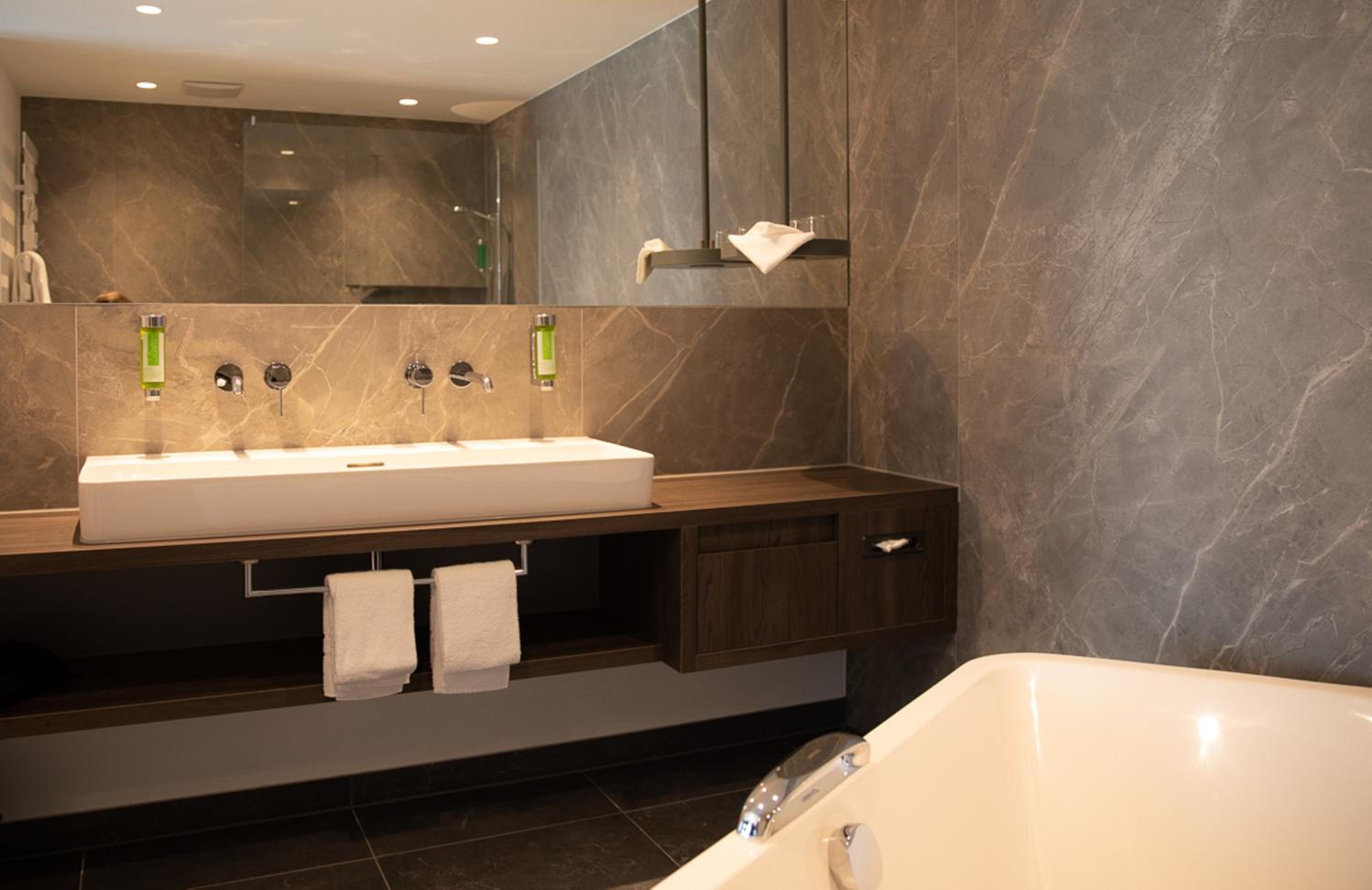 Suite - Photo 4