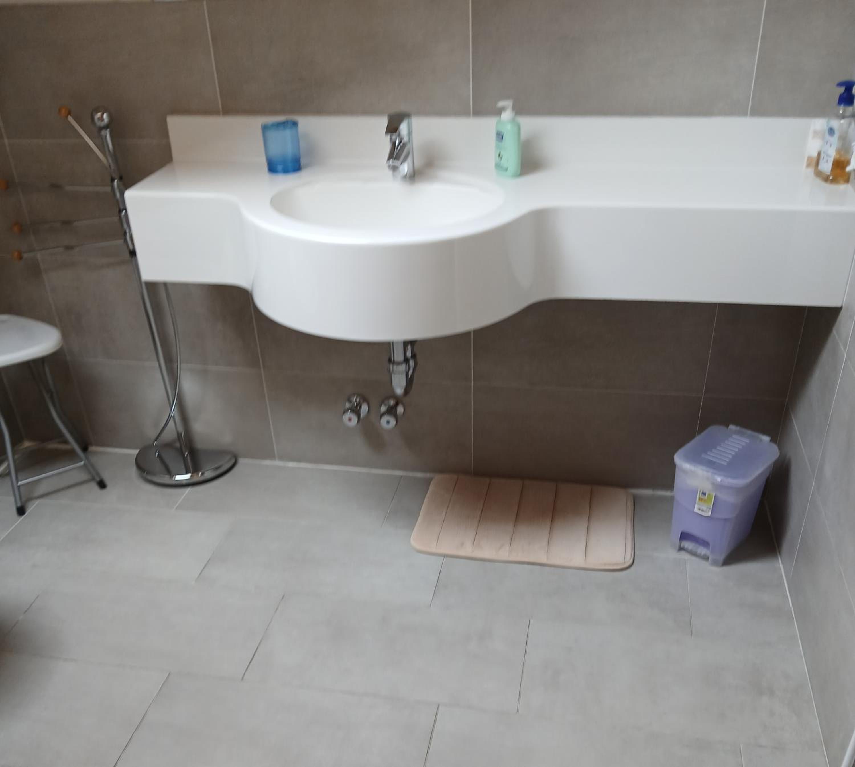 Double or Twin Room with Private Bathroom photo 3