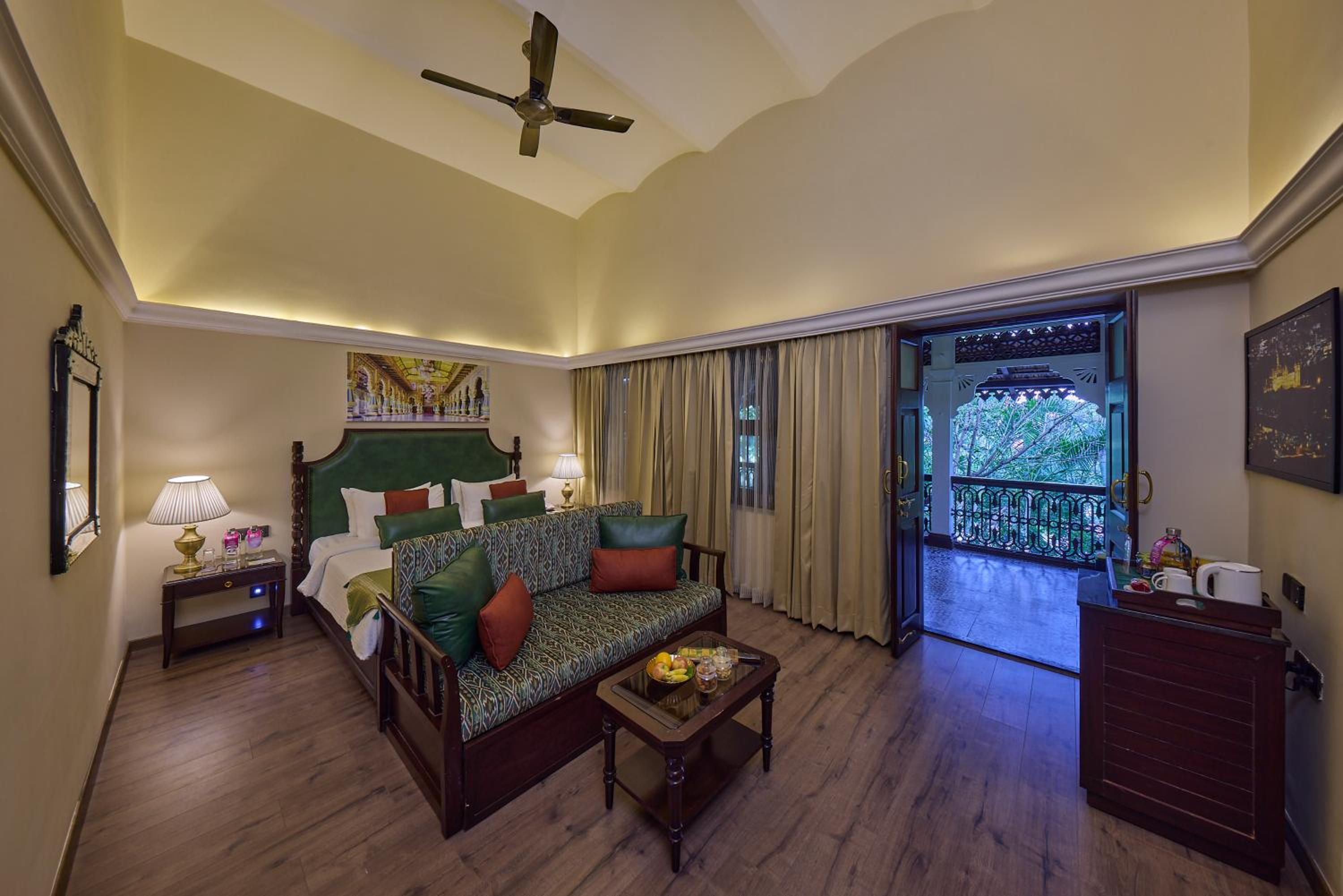 Luxury Heritage with Lawn view Balcony (Complimentary Hi Tea) - Photo 7
