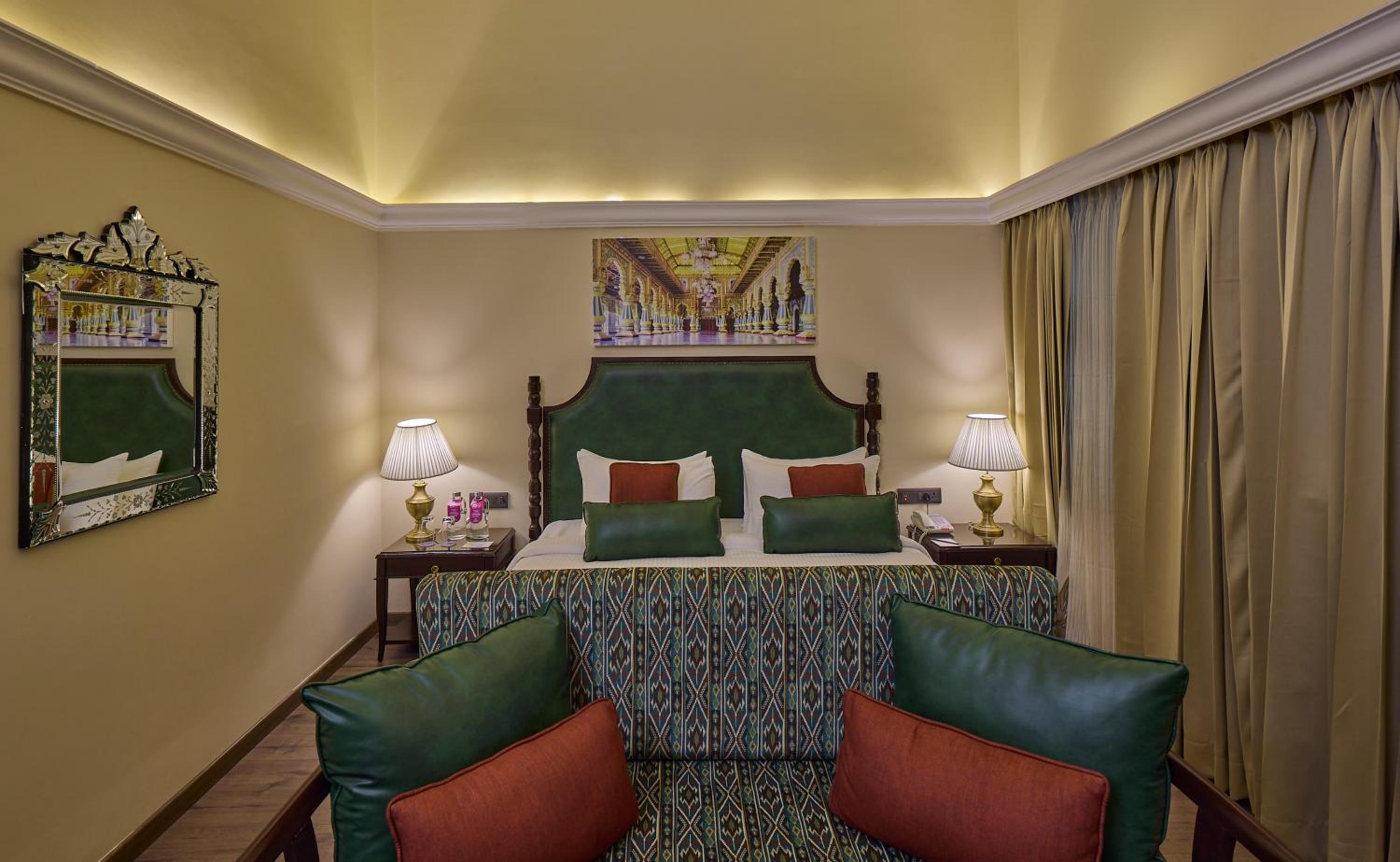 Luxury Heritage with Lawn view Balcony (Complimentary Hi Tea) - Photo 1