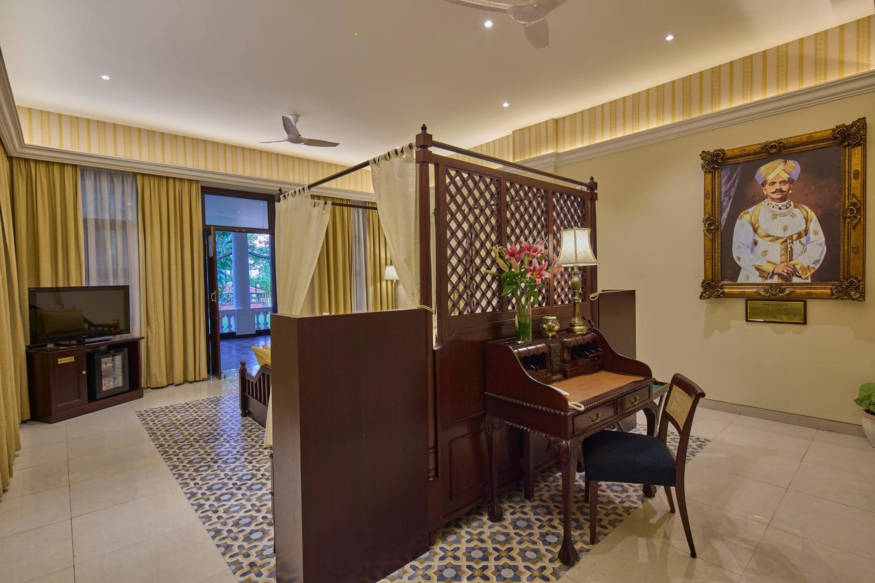 Royal Maharajah Suite with Jacuzzi and Balcony (Complimentary Hi Tea ) - Photo 4