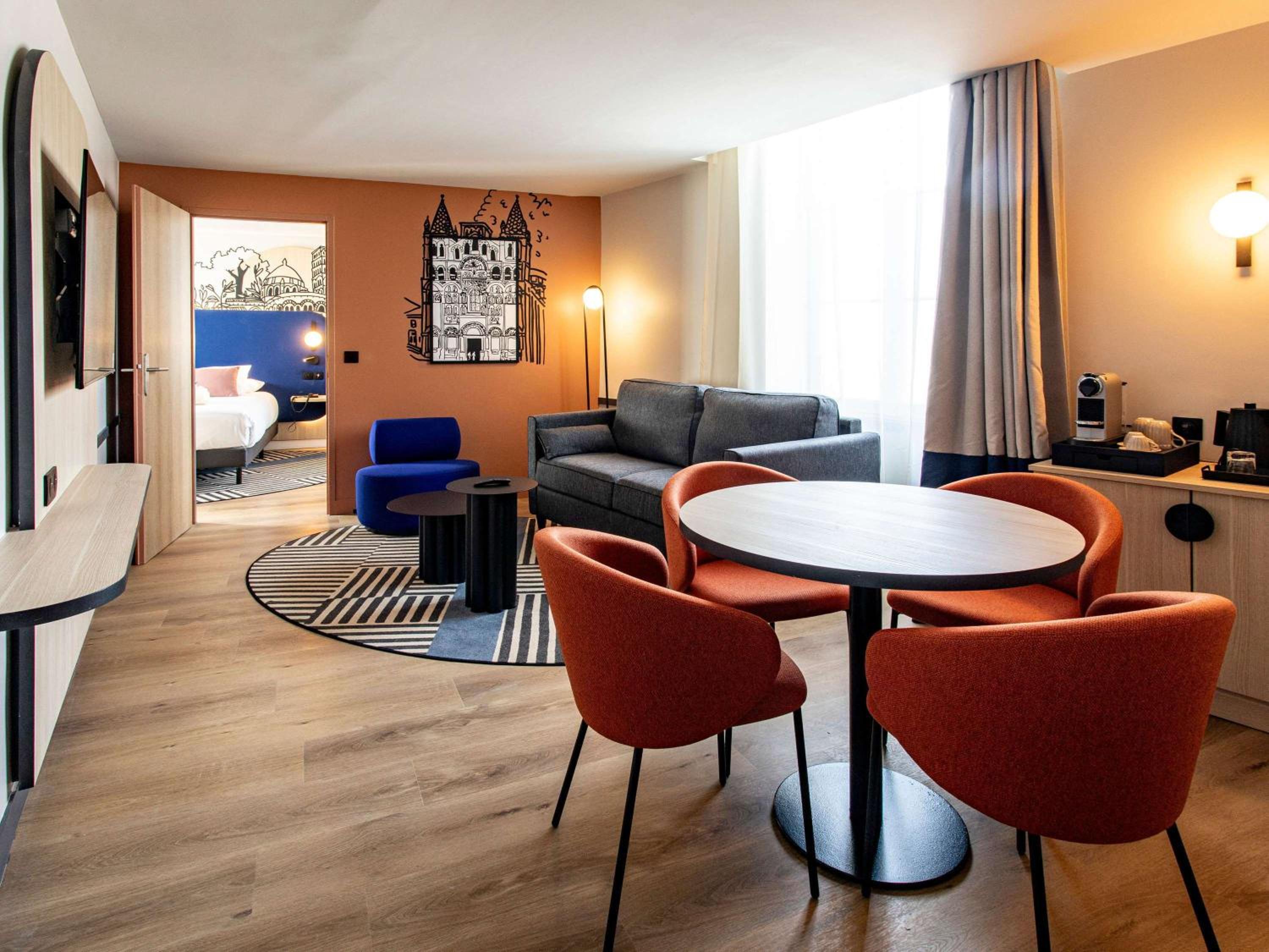 Suite with One Double Bed and Sofa Bed - Photo 6
