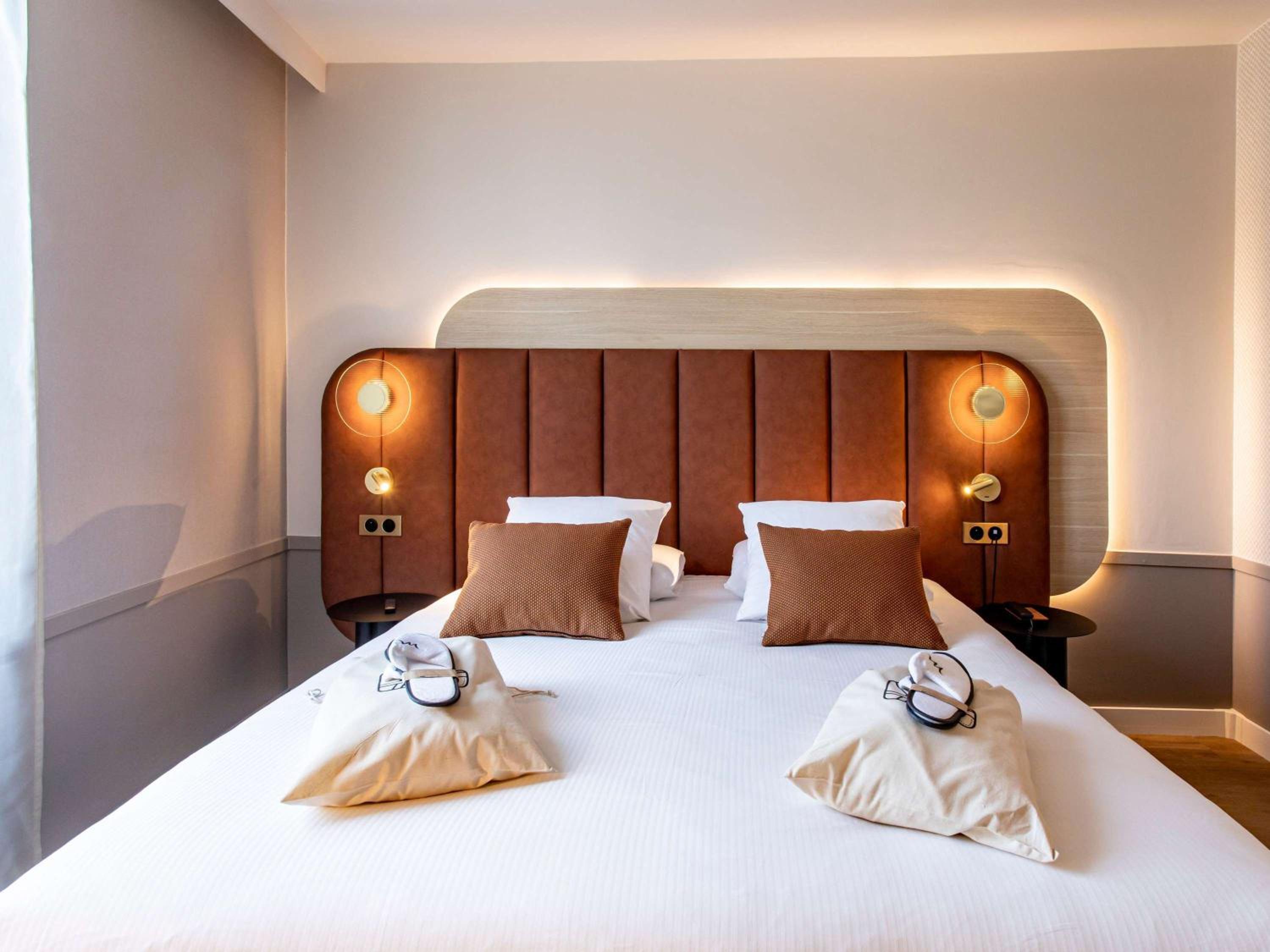 Suite with One Double Bed and Sofa Bed - Photo 1