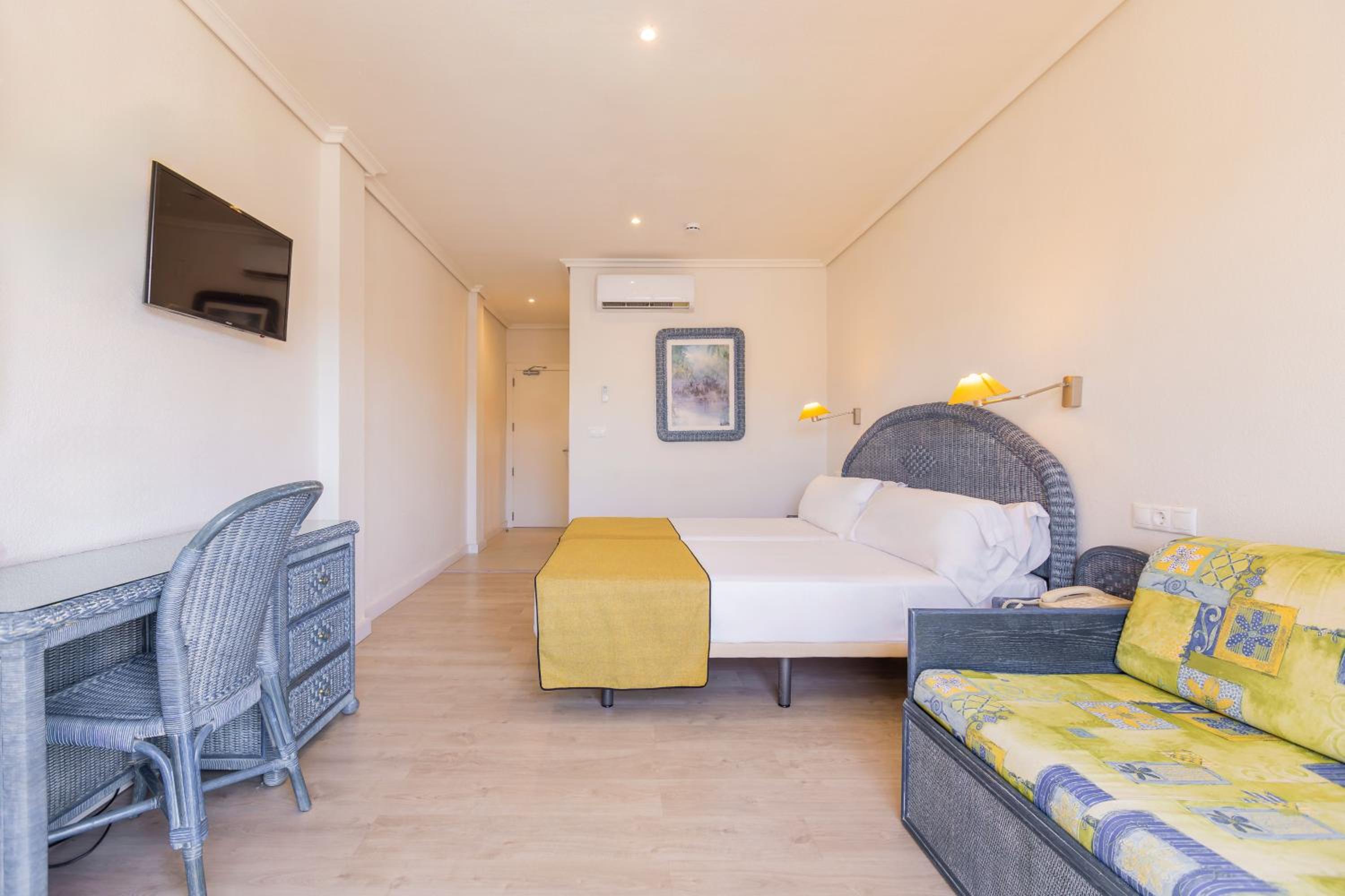Standard Quadruple Room photo 2
