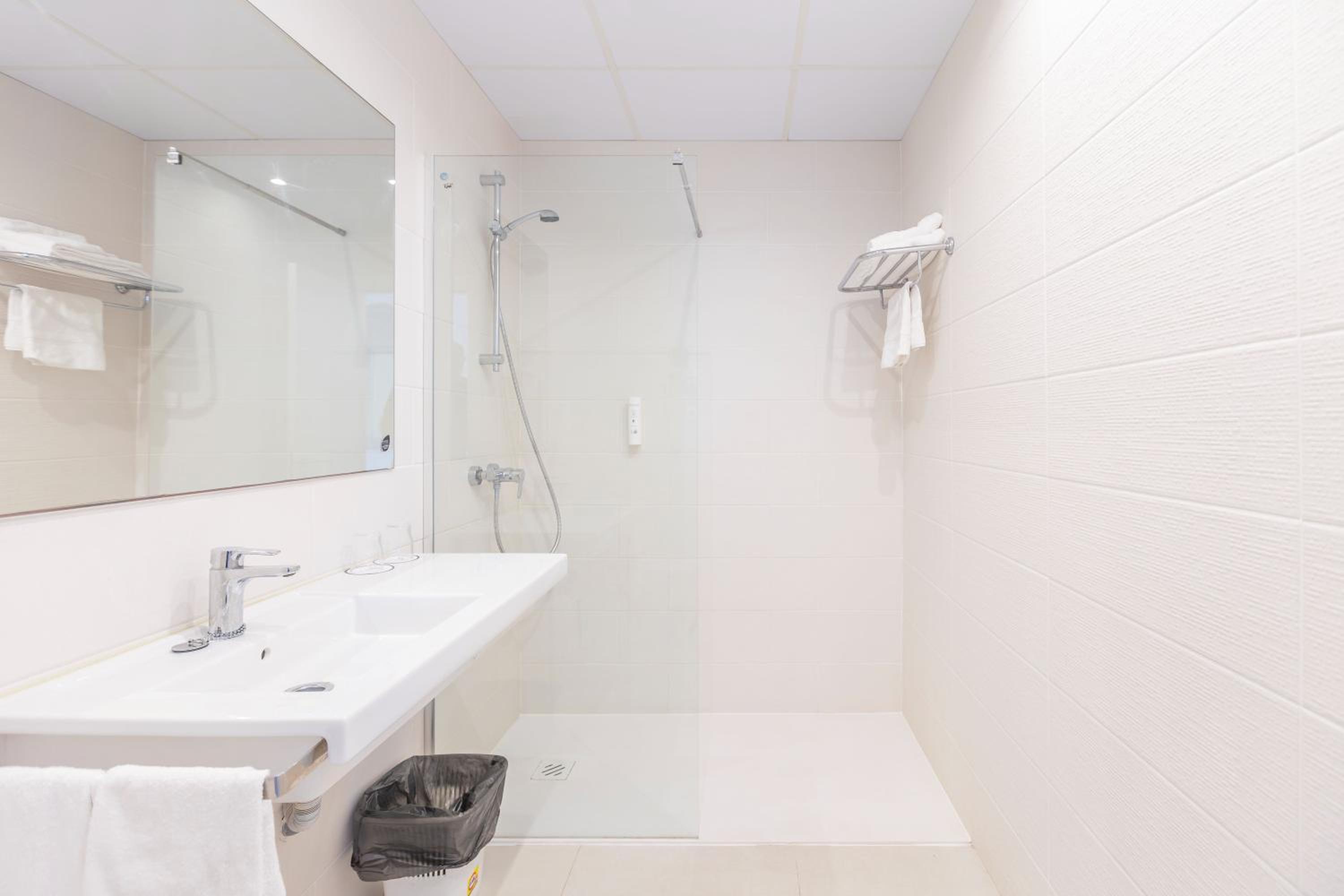 Double or Twin Room with Terrace photo 2