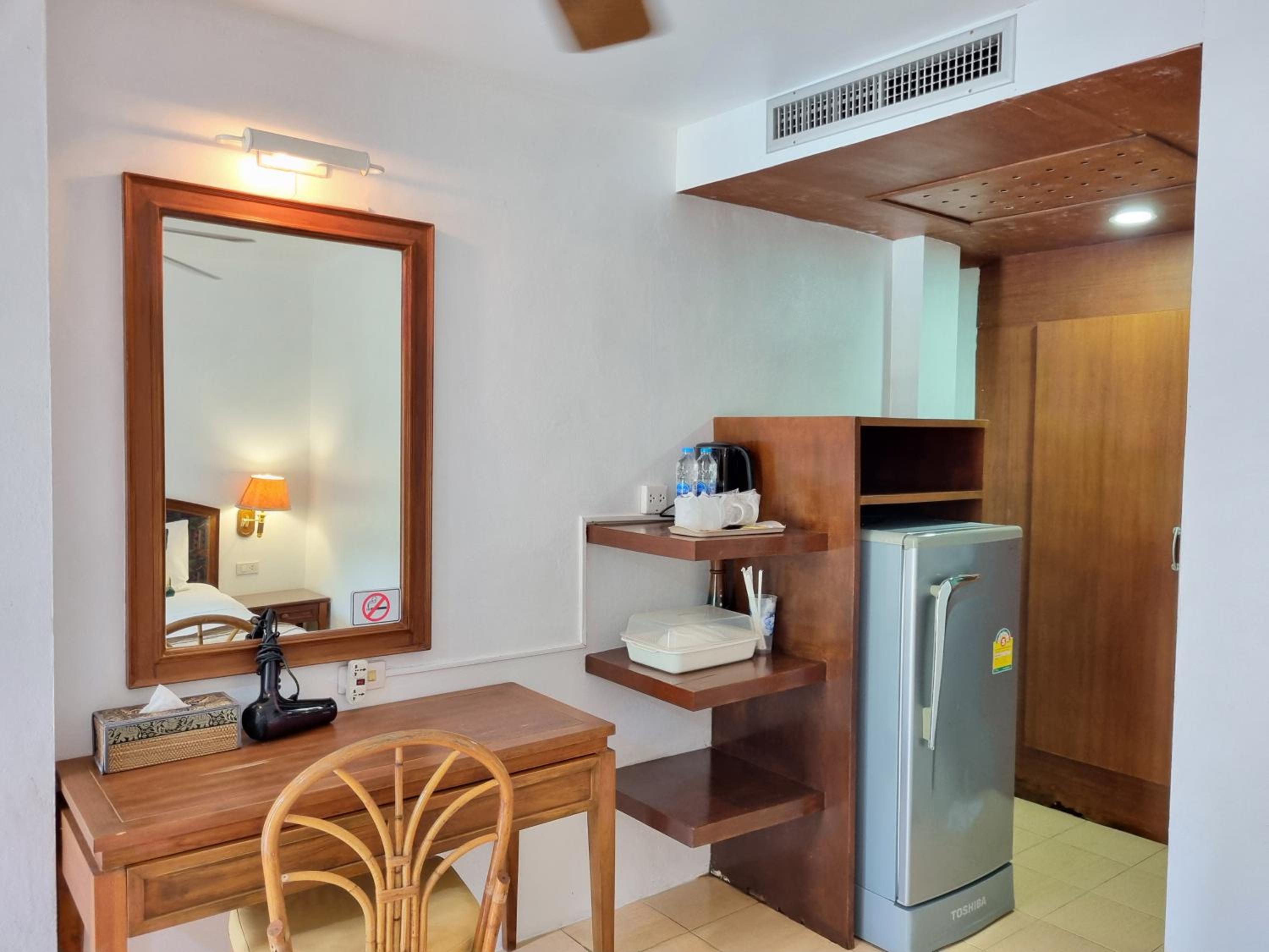 Deluxe Double Room - Photo 14