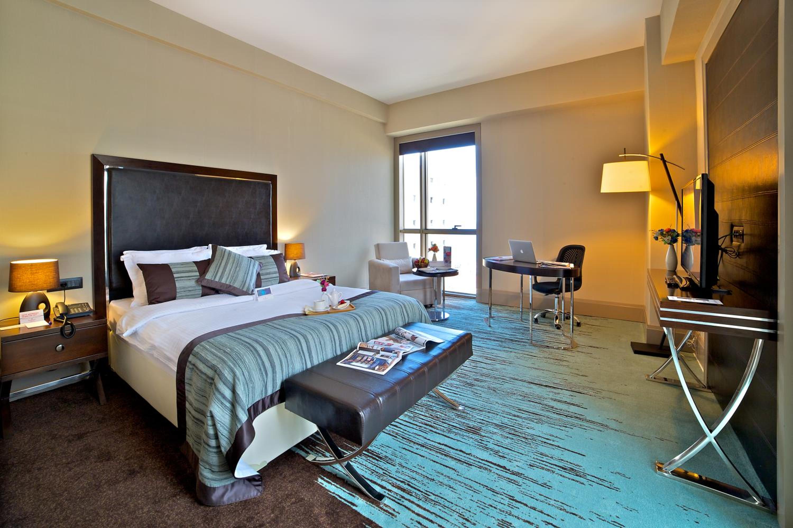 Standard King Room - Photo 2