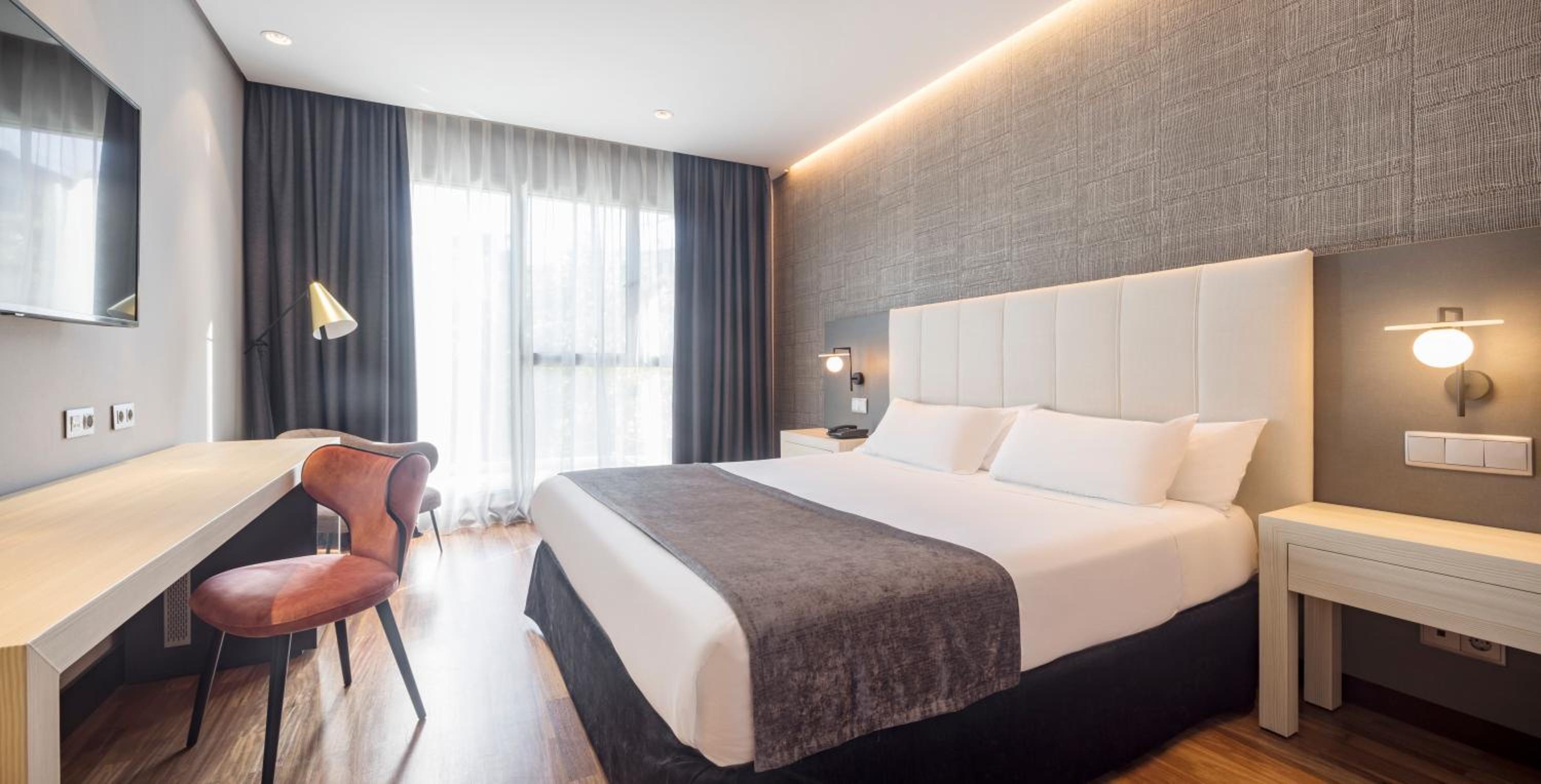 Double or Twin Room - Photo 2