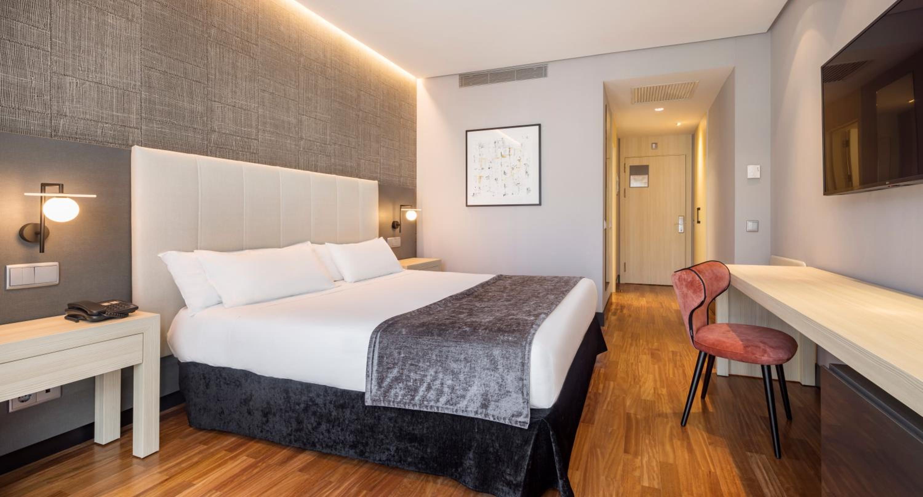 Double or Twin Room - Photo 7