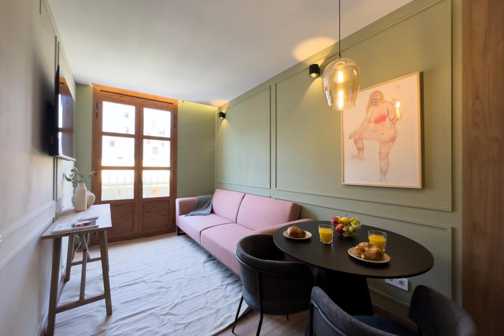 Apartamento de una habitación con balcón