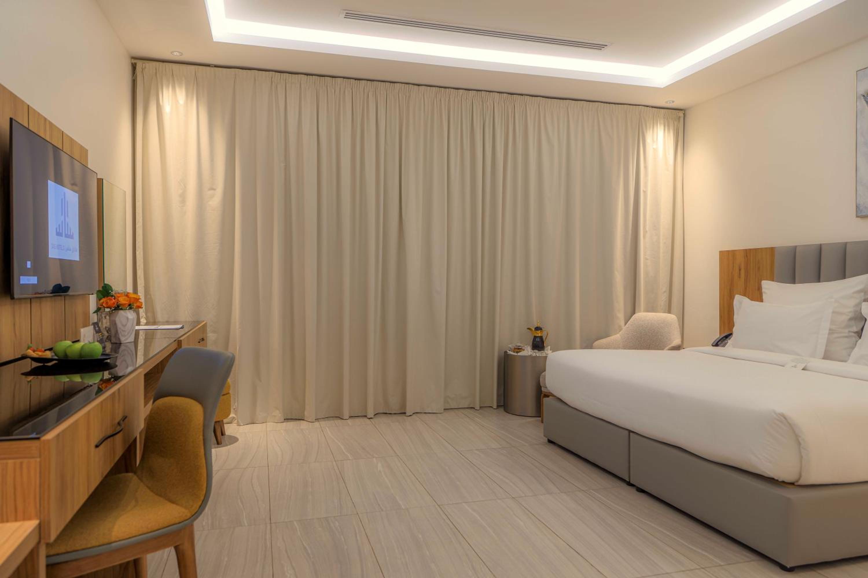 Deluxe King Room photo 1