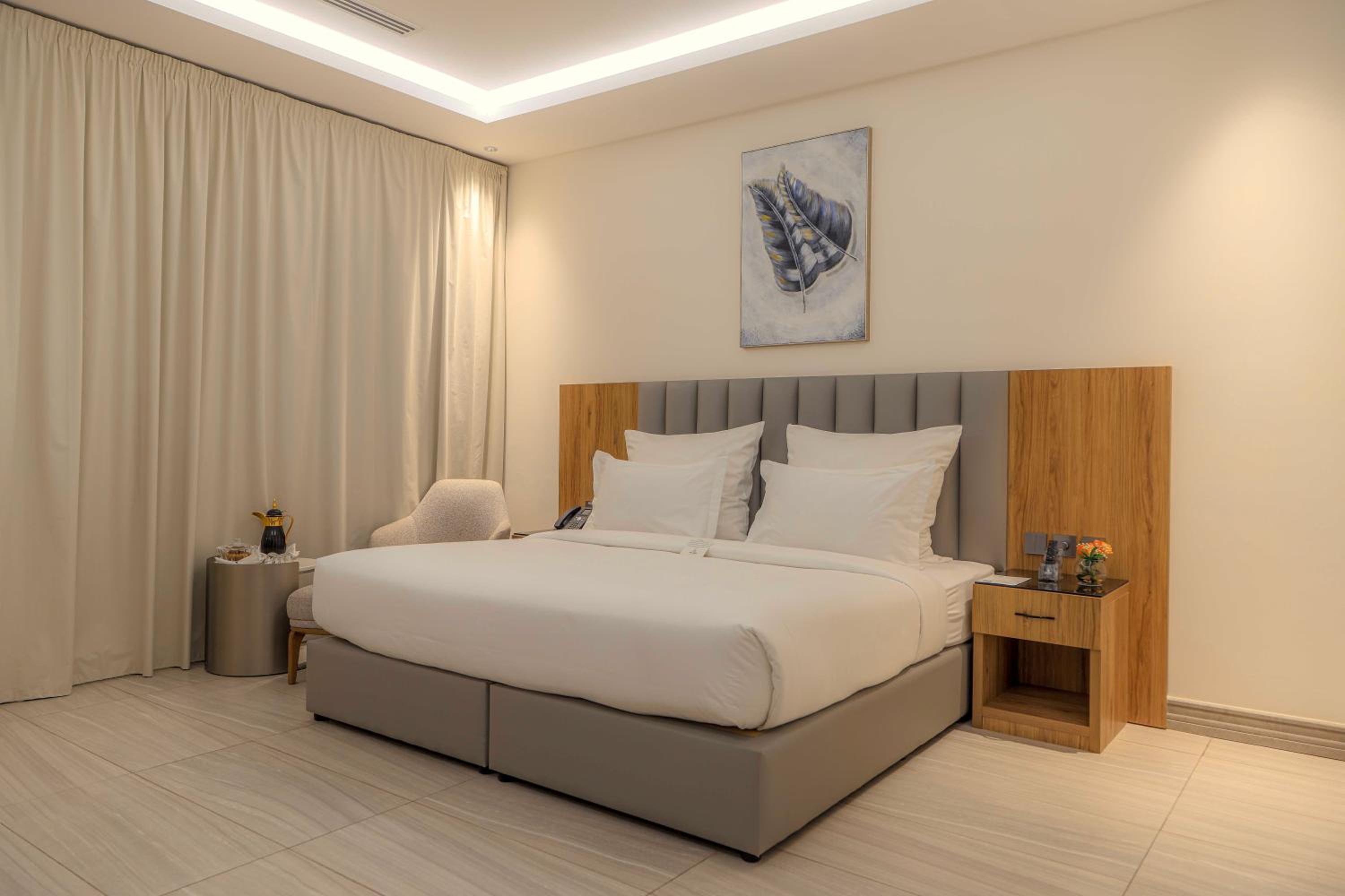 Deluxe King Room photo 3
