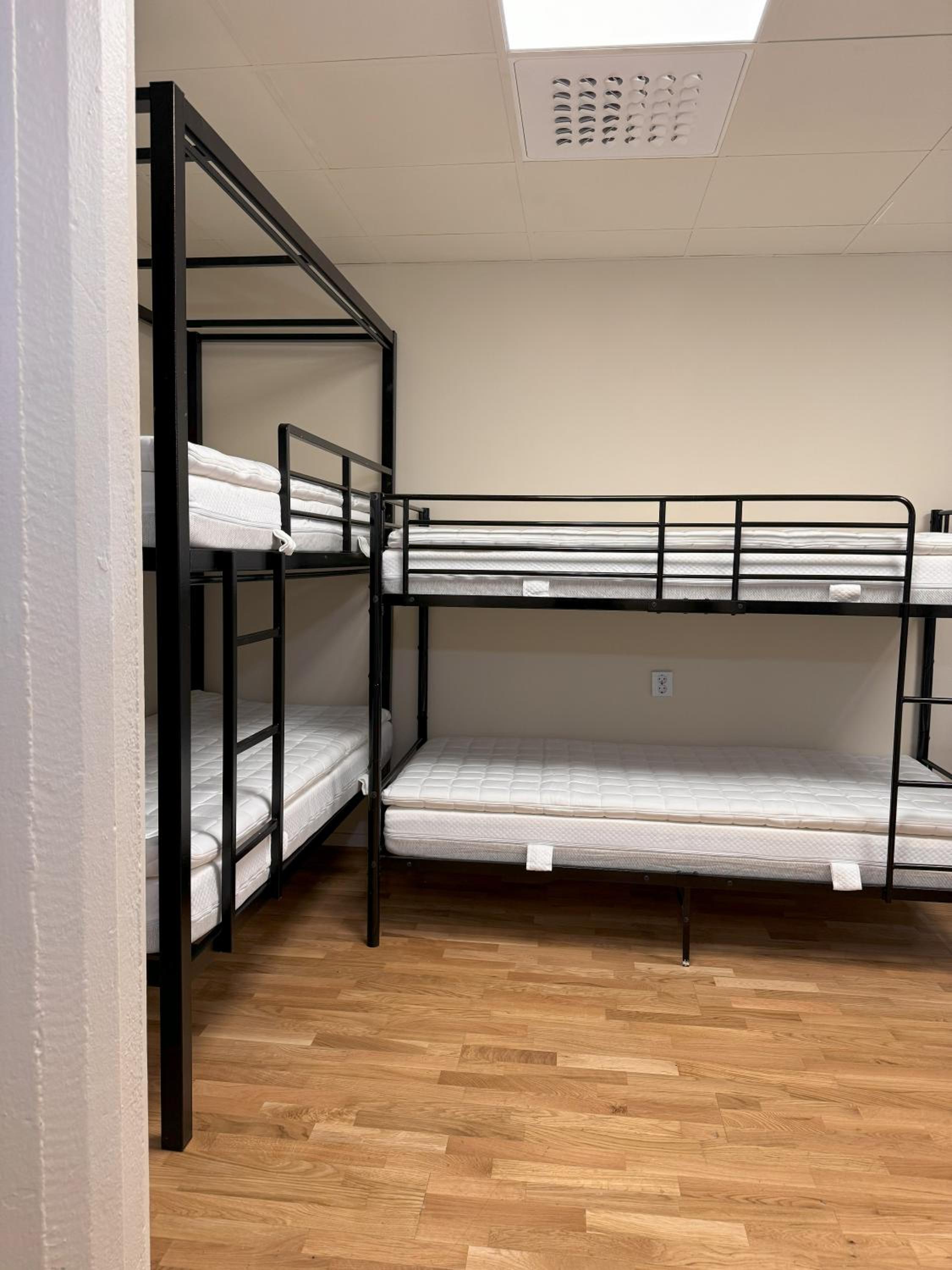 Private 8-Bed Room with Bunk Beds thumbnail 6