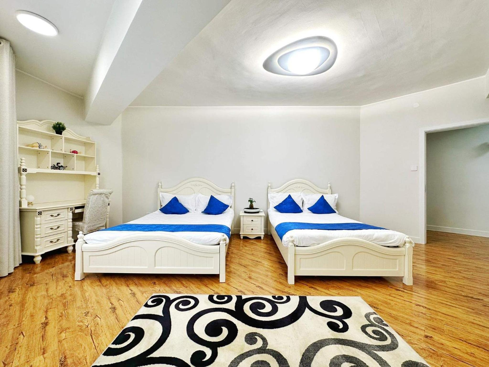 Three-Bedroom Apartment photo 2