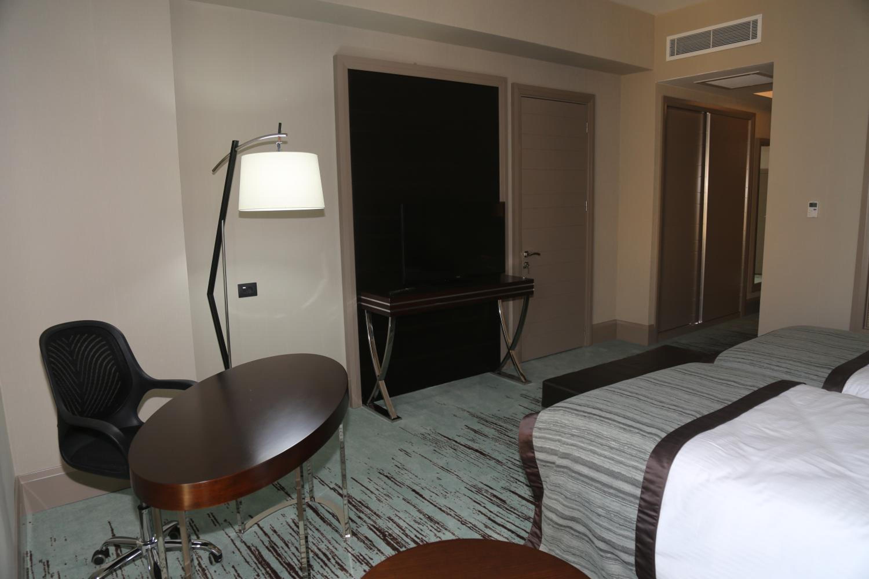 Standard Twin Room - Photo 3