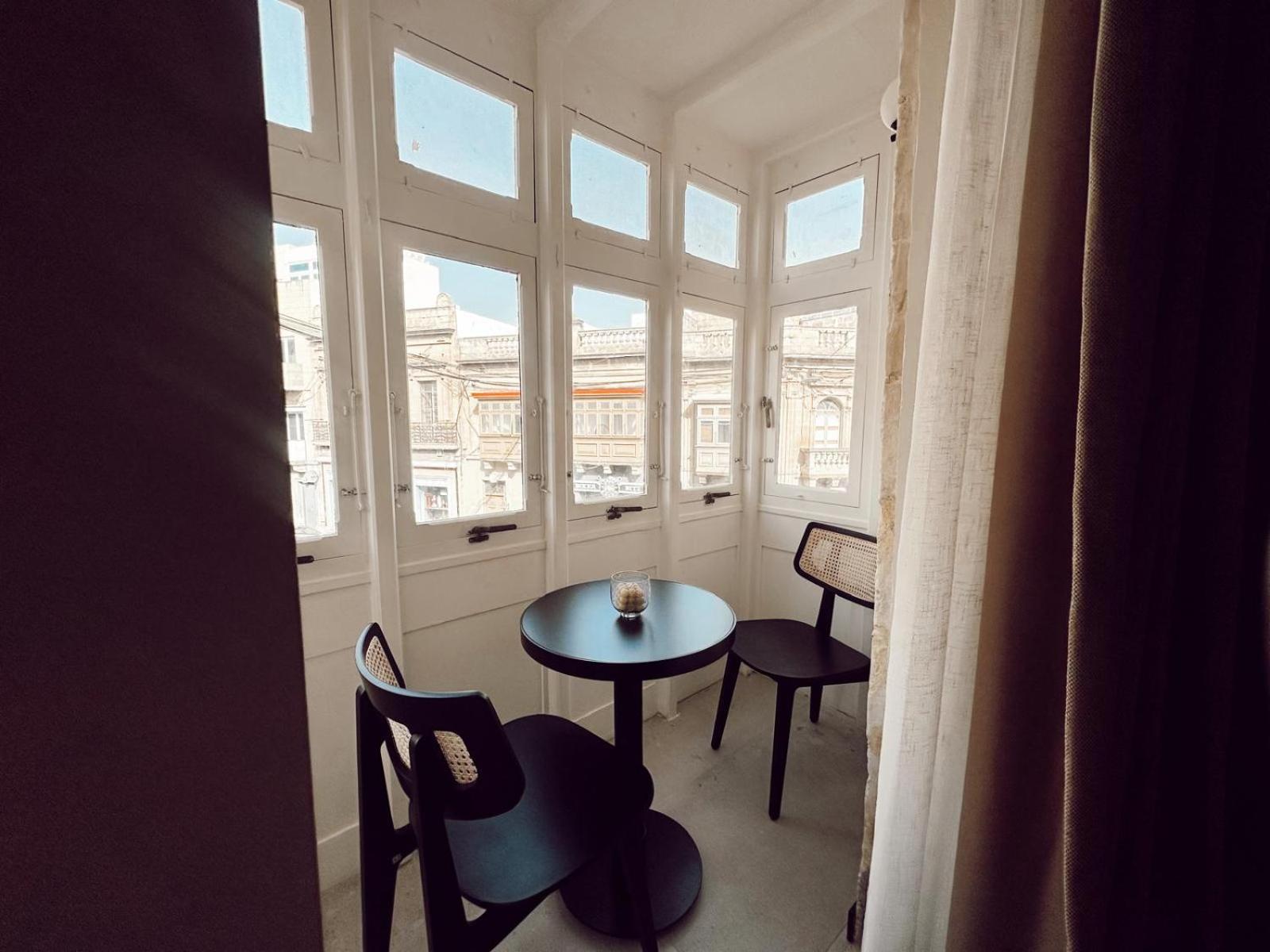 Superior Room with Maltese Balcony and Executive Lounge Access  - Photo 5