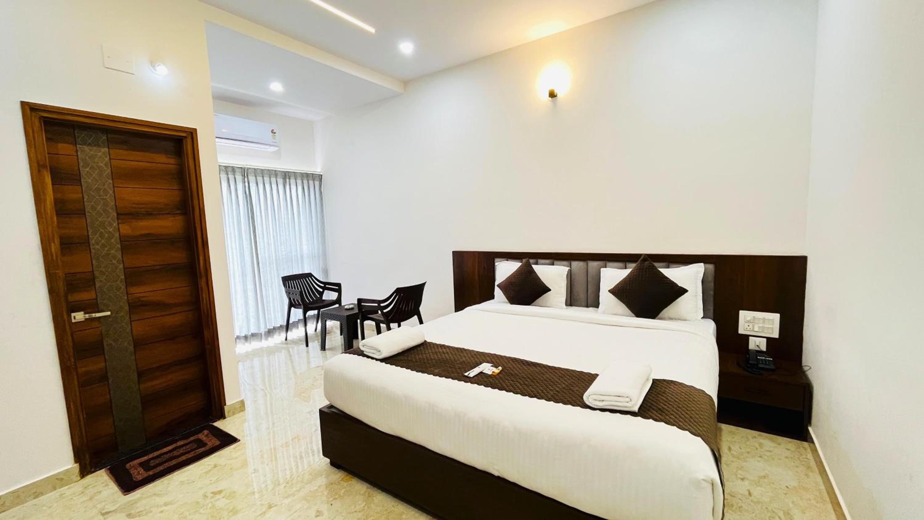Deluxe Double Room photo 3