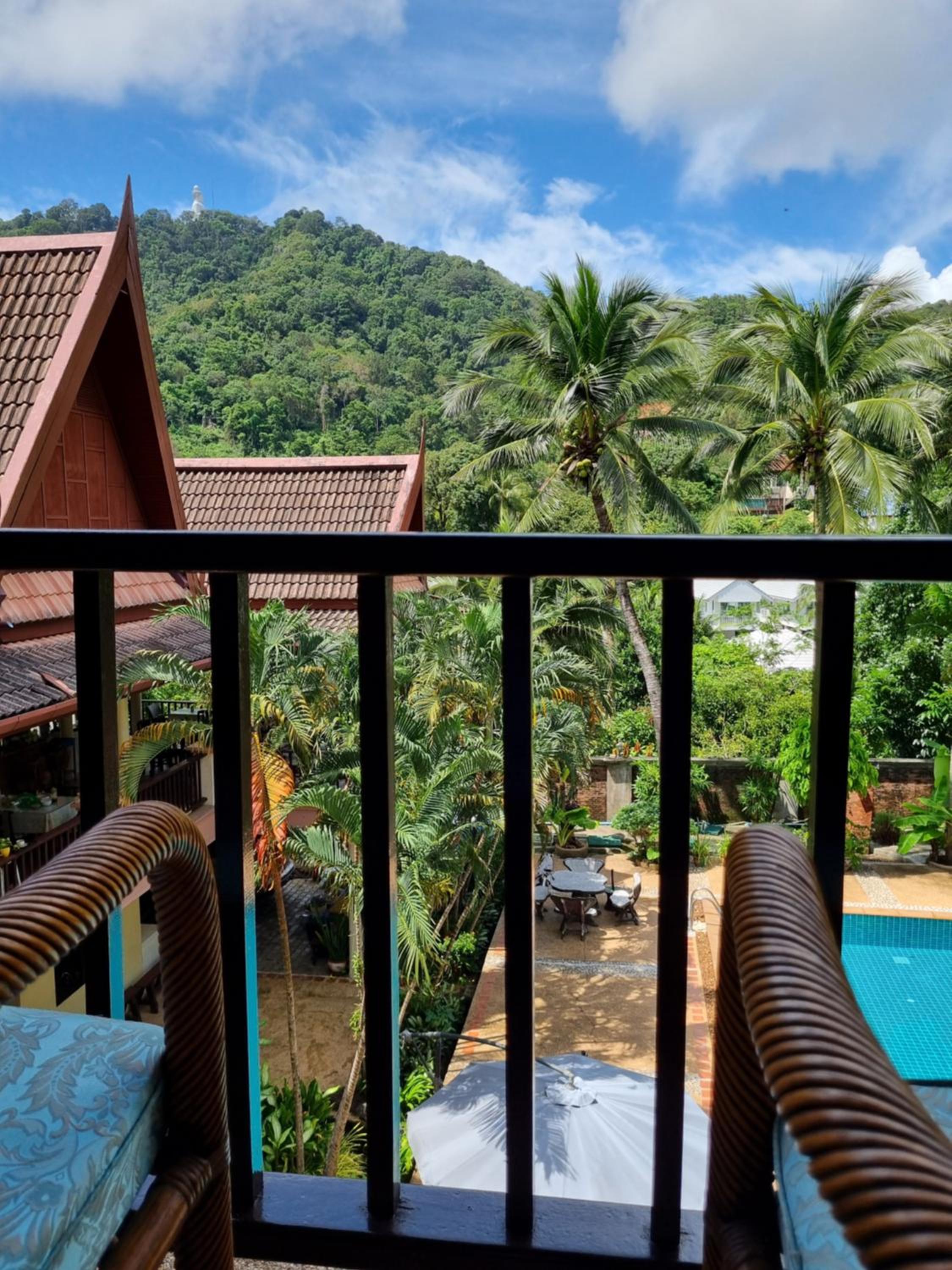 Queen Room with Pool View - Photo 3