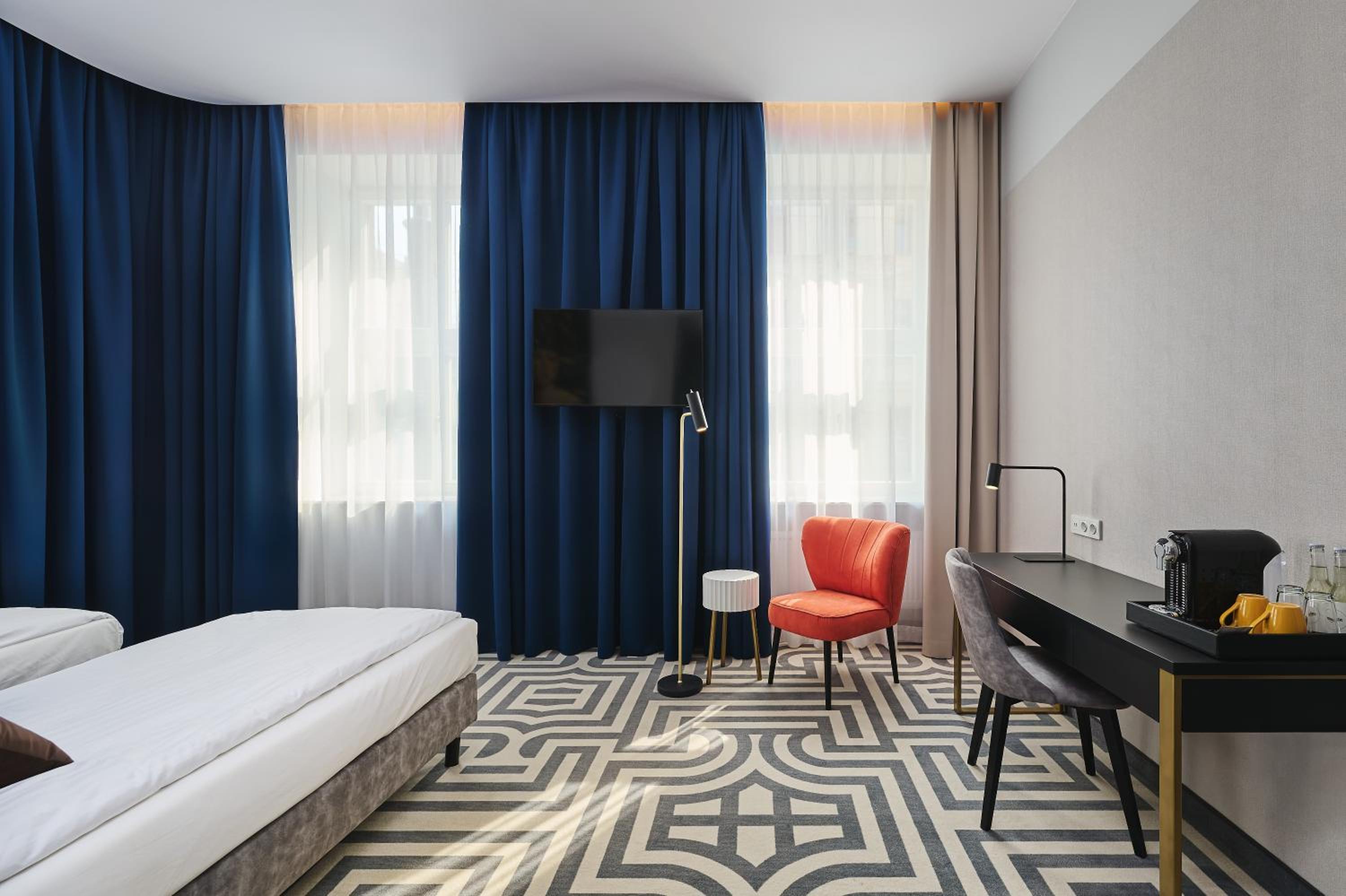 Standard Twin Room - Non-Smoking - Photo 2