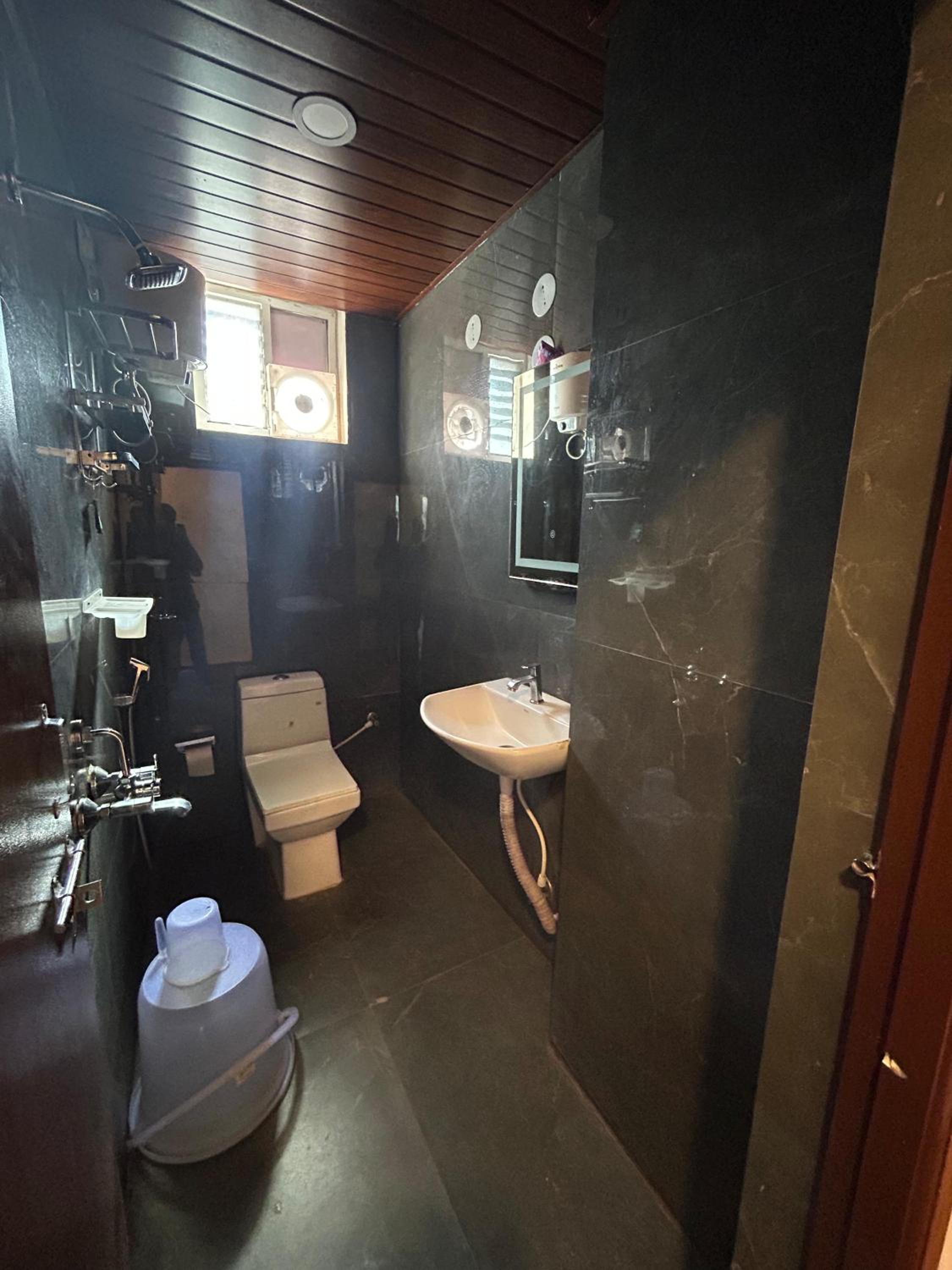 Suite - Photo 9