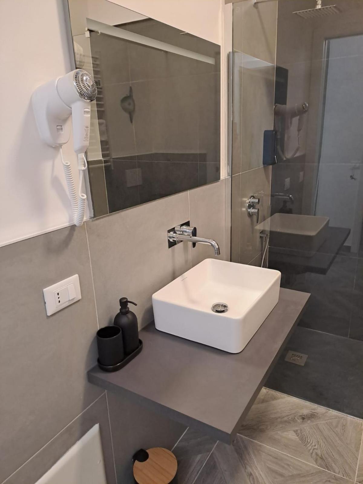 Large Double Room photo 2