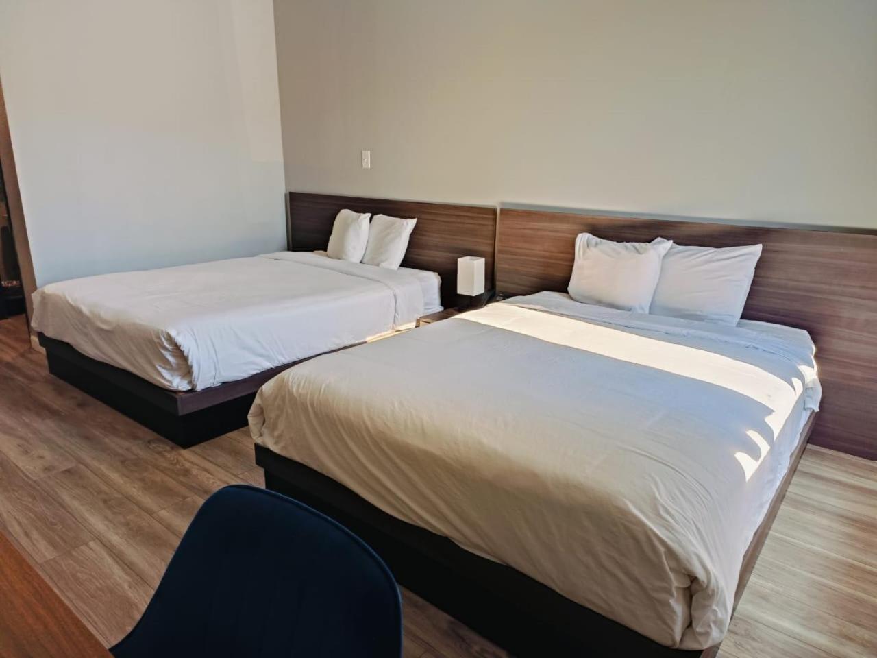 2 Queen Beds Non-Smoking